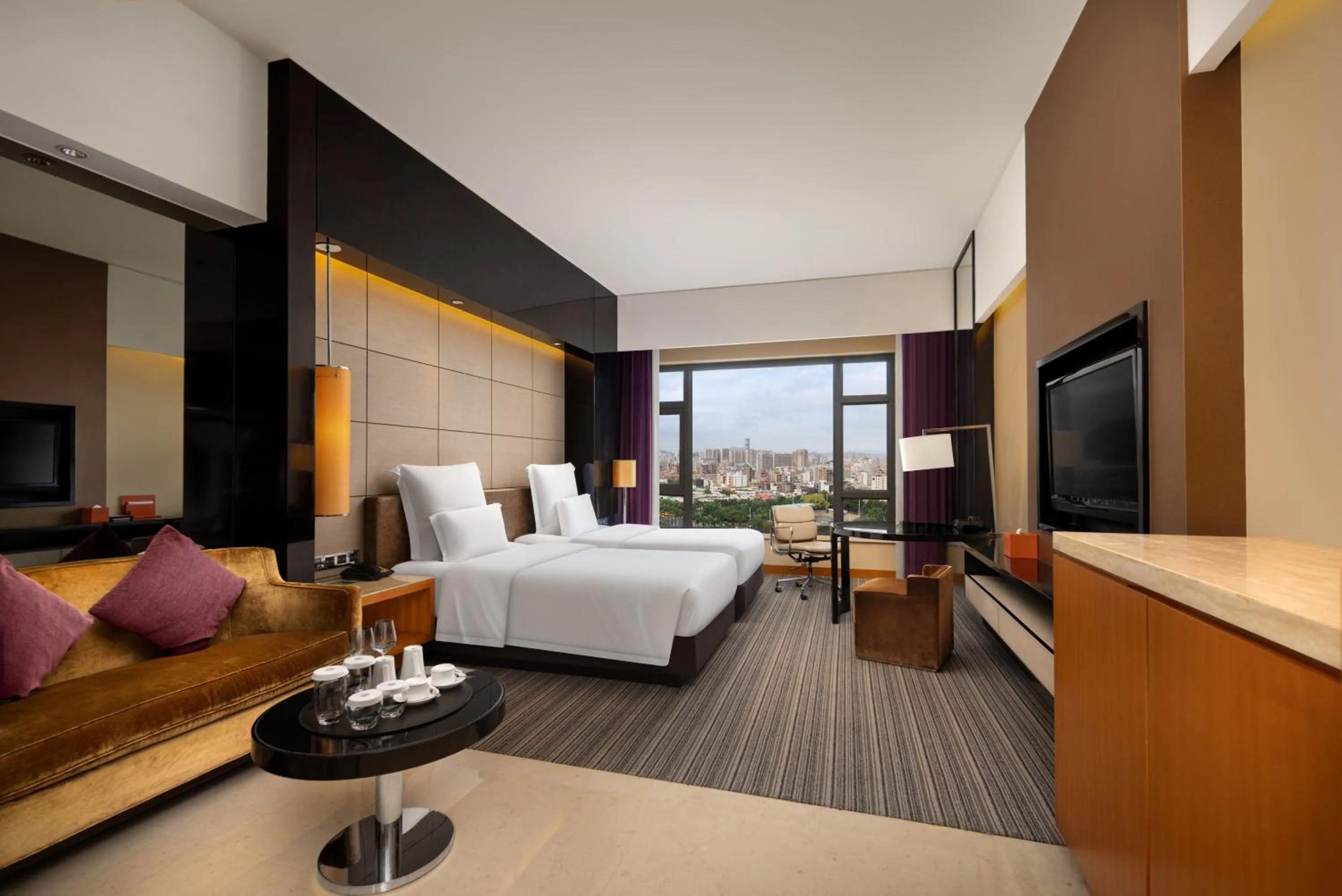 Photo of the whole room, Bed in Pullman Dongguan Changan