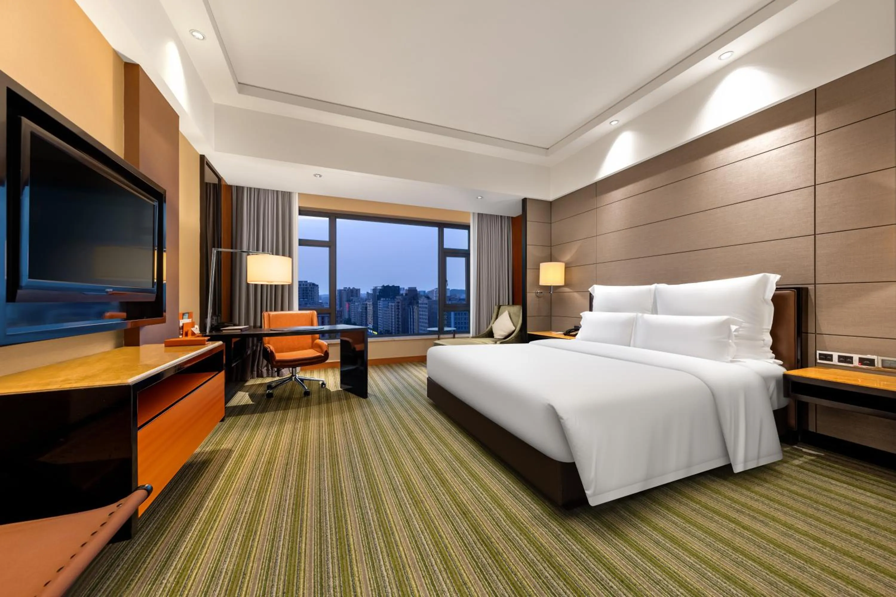 Photo of the whole room, Bed in Pullman Dongguan Changan