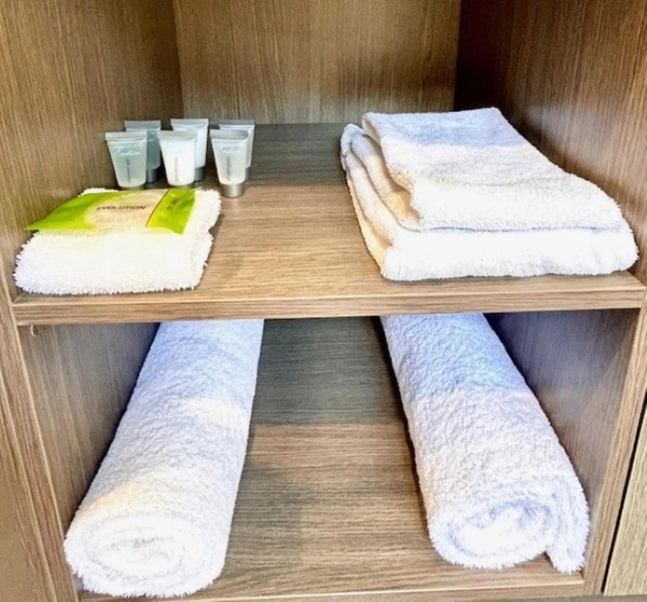 towels in Chalet Motor Inn