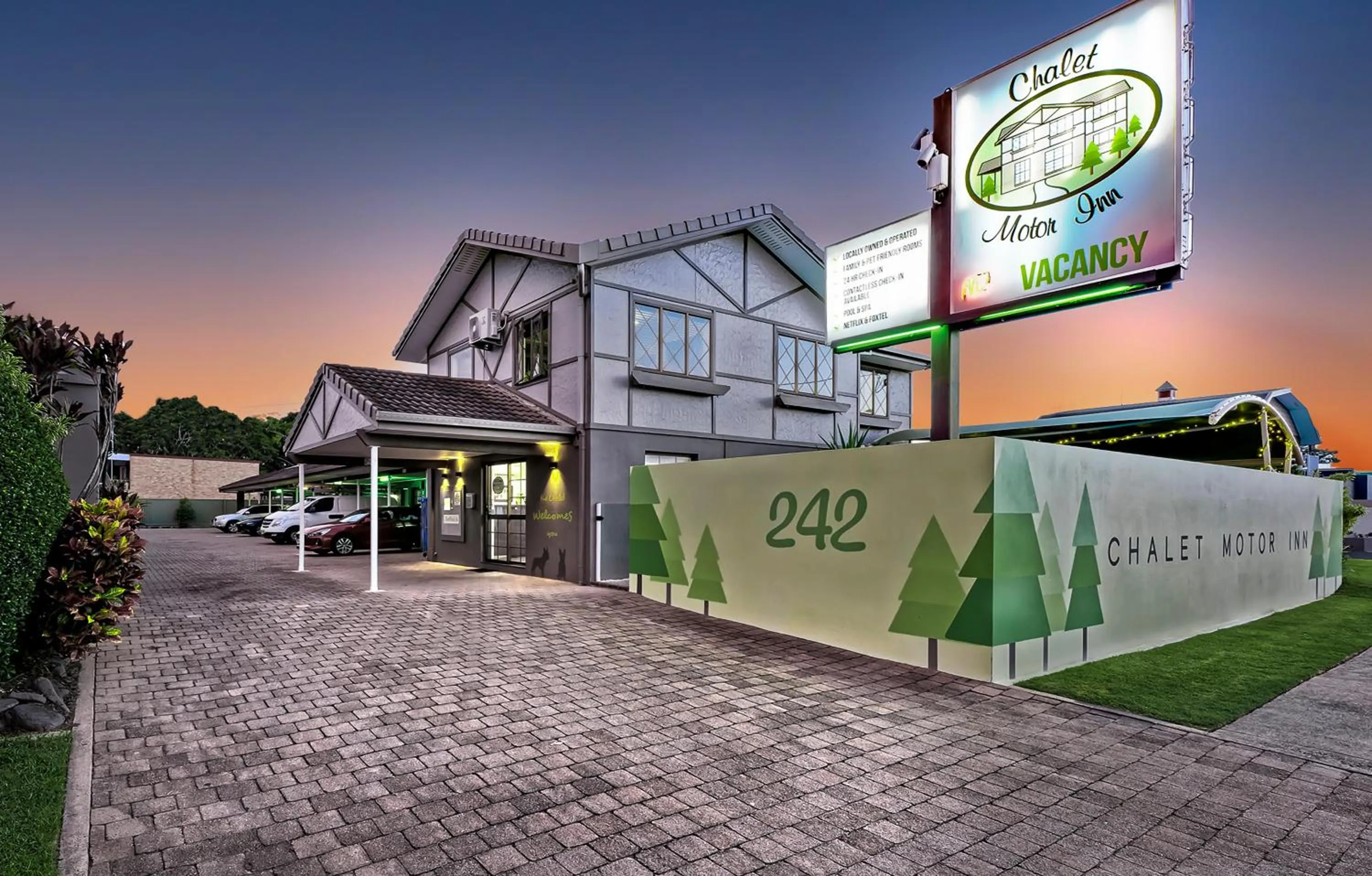 Property building in Chalet Motor Inn