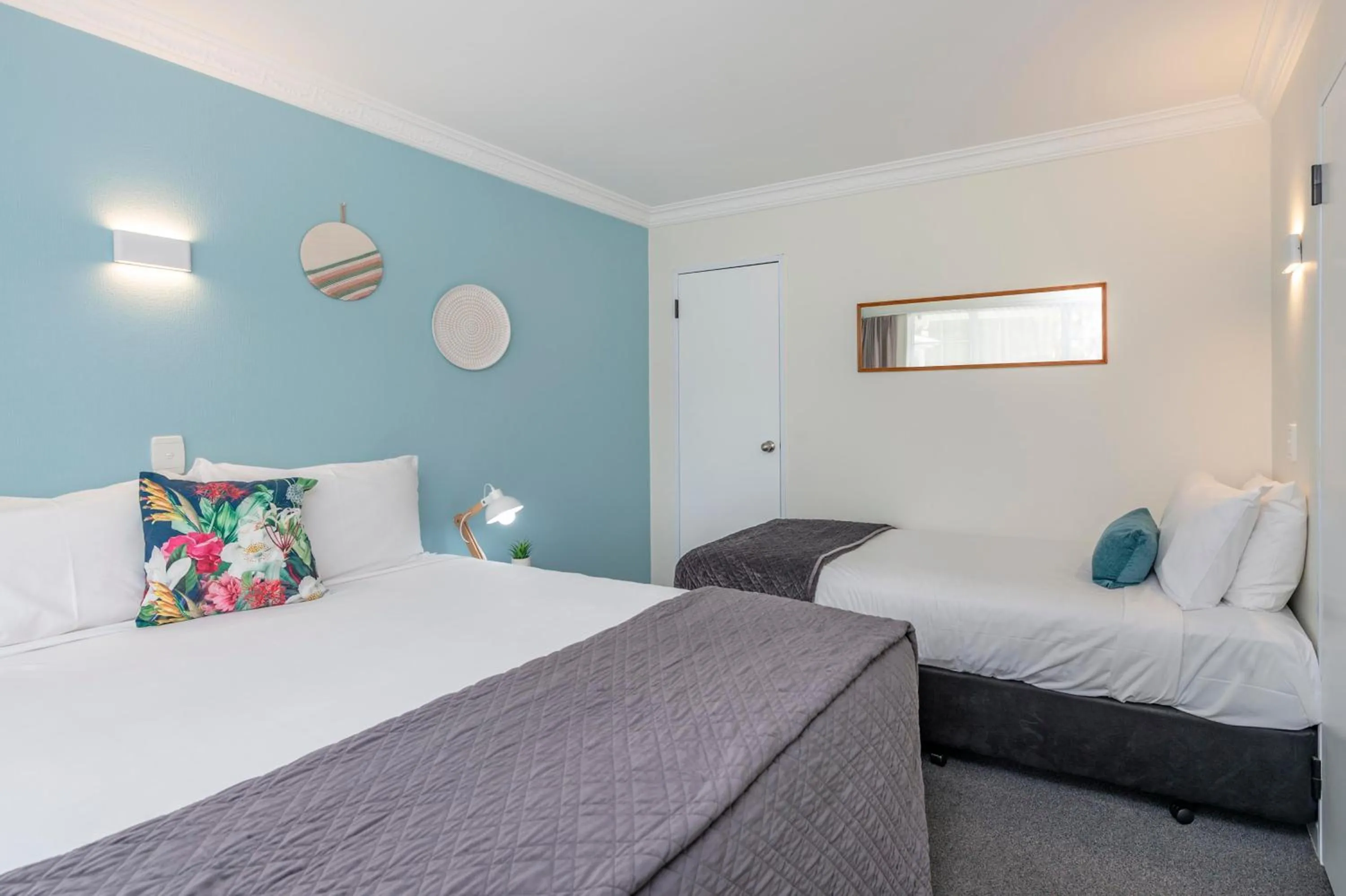 Bed in Kings Court Motel