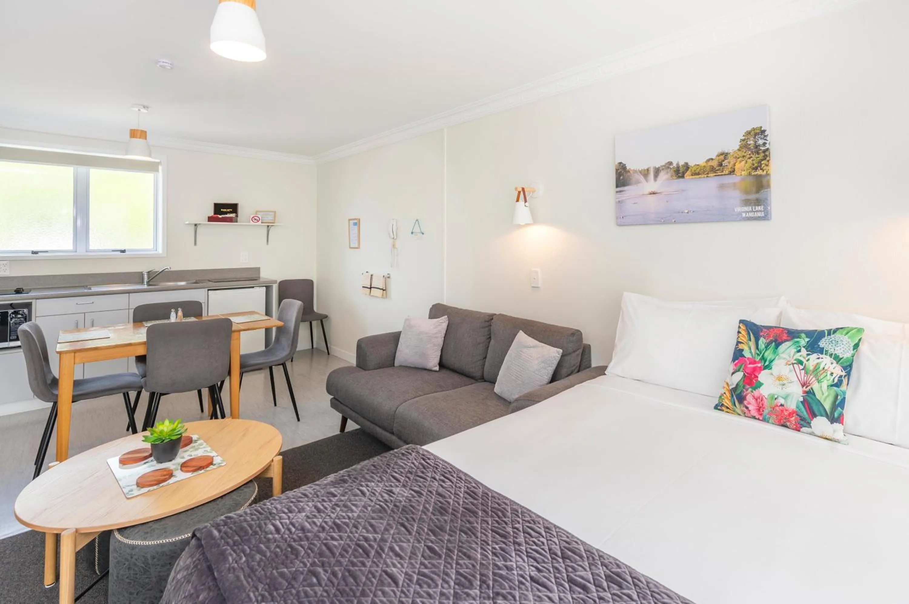 Bed in Kings Court Motel