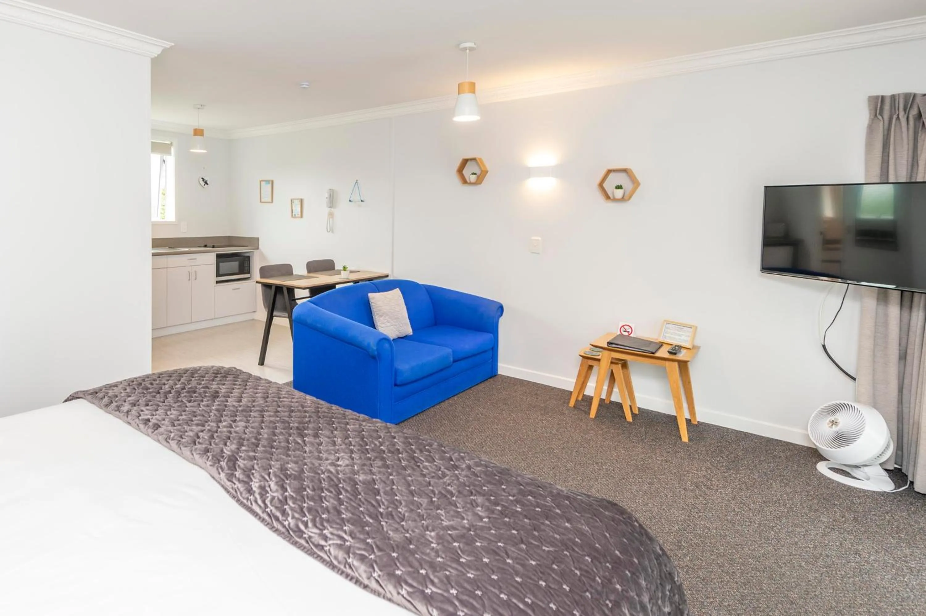 Bed in Kings Court Motel