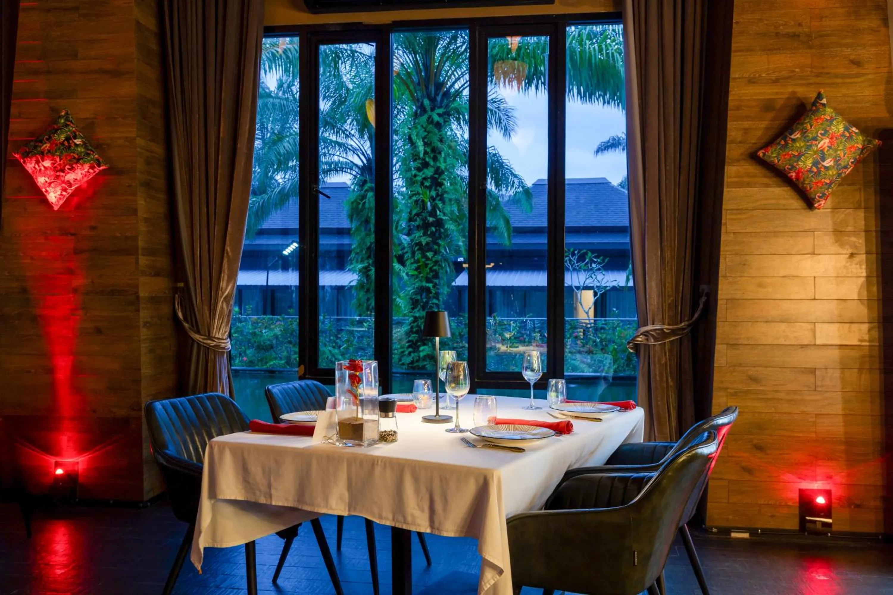 Restaurant/places to eat in ananea Beyond Khaolak