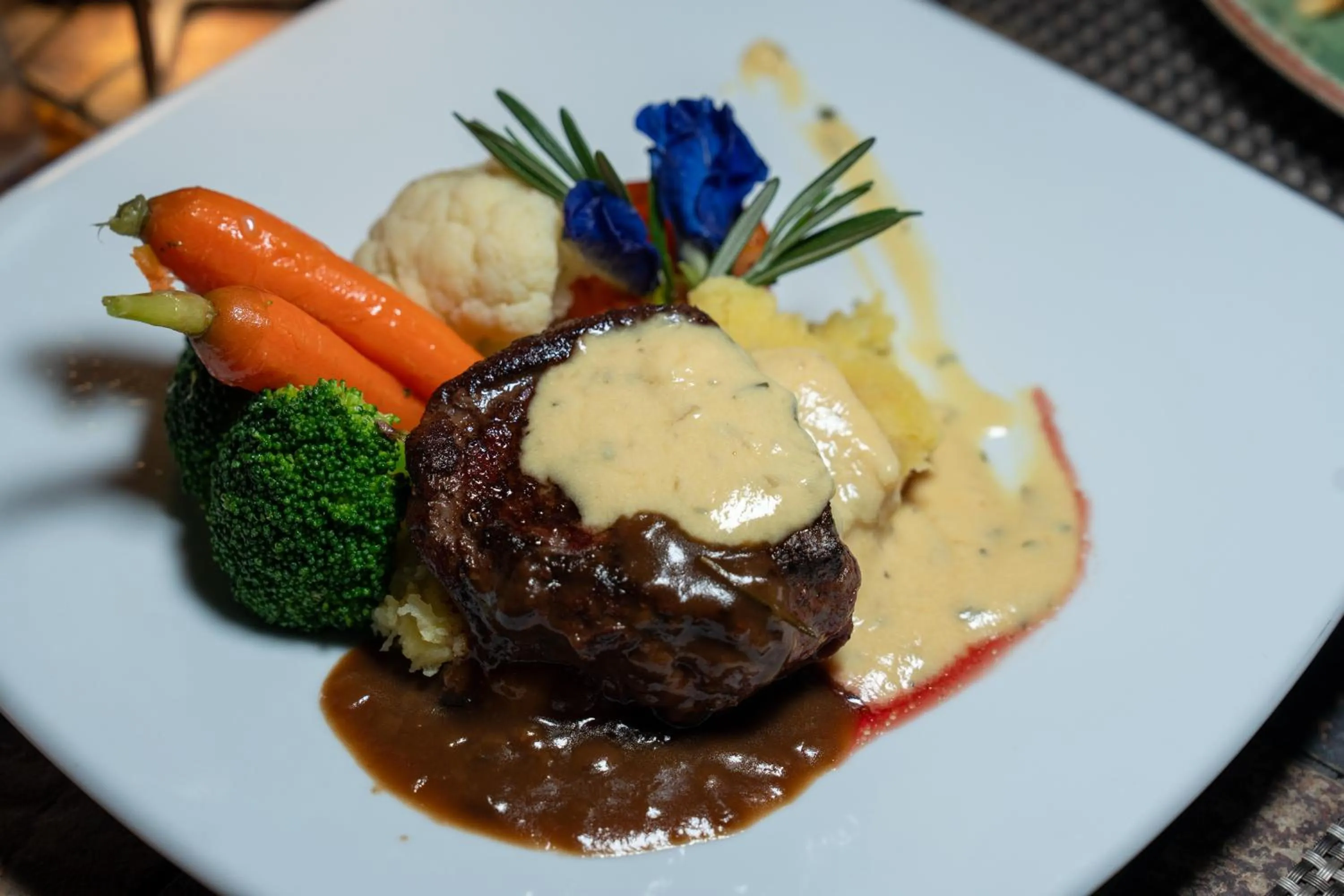 Restaurant/places to eat in ananea Beyond Khaolak