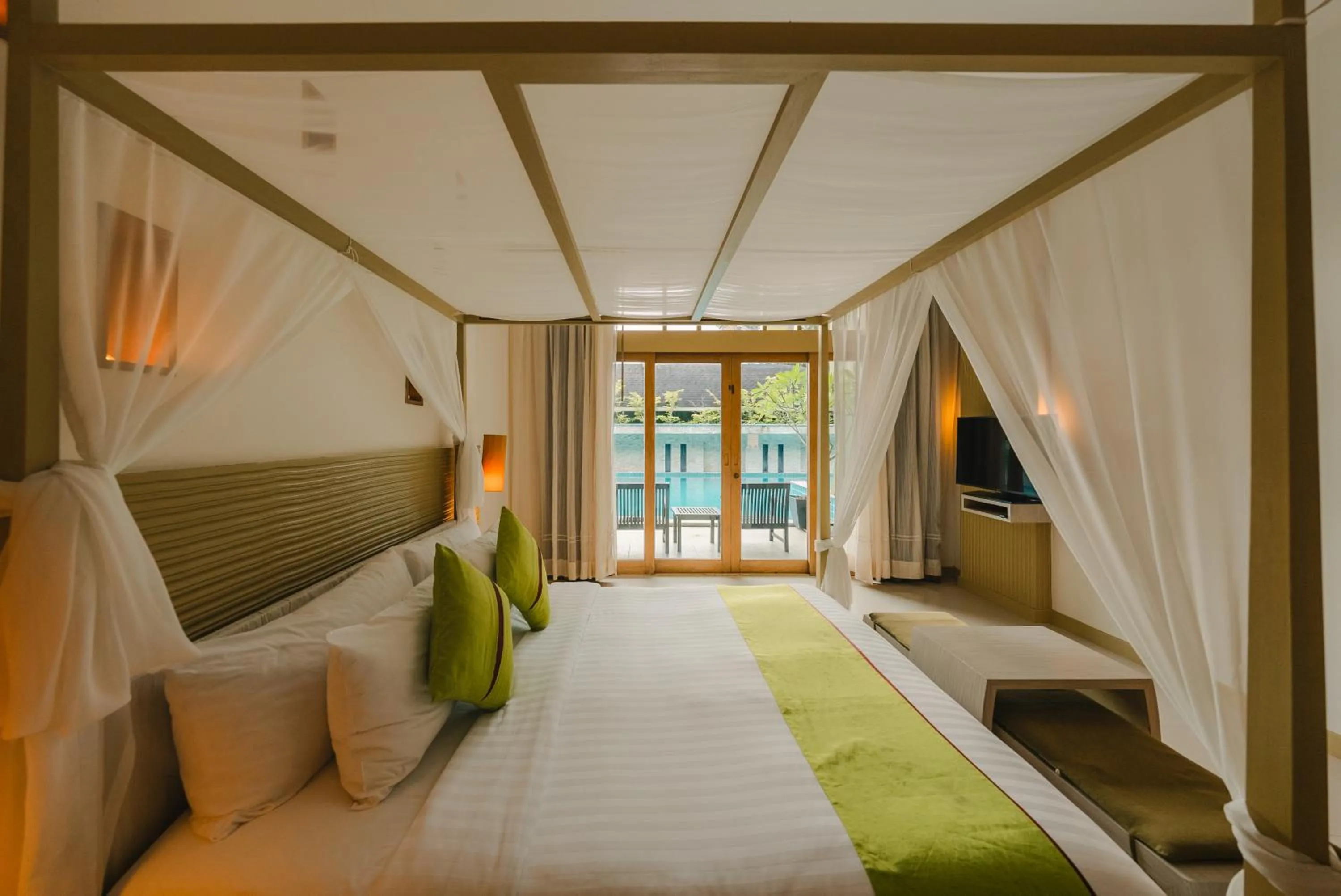 Bed in Mercure Koh Chang Hideaway