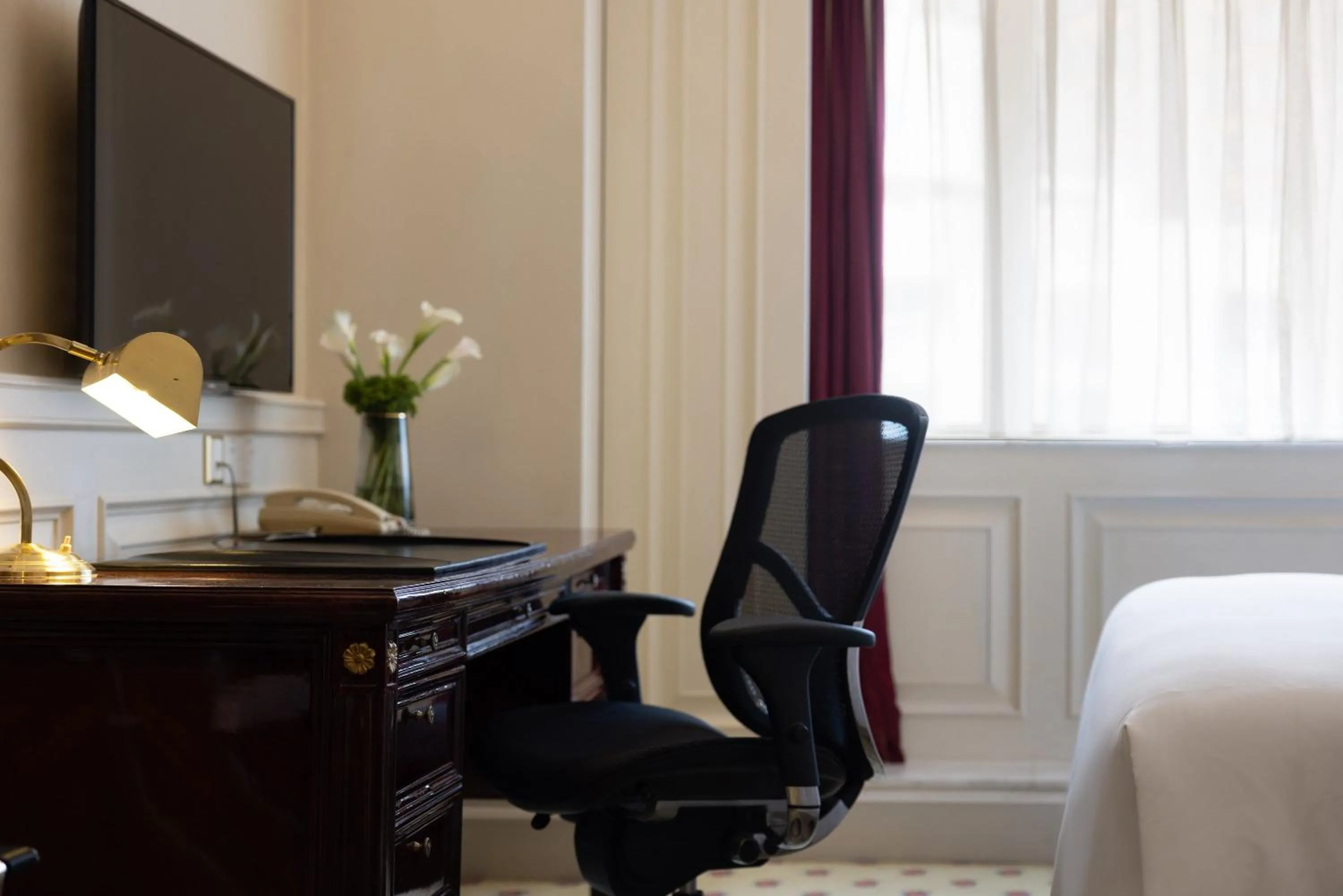 Photo of the whole room in Crowne Plaza Hotel & Suites Landmark Shenzhen by IHG