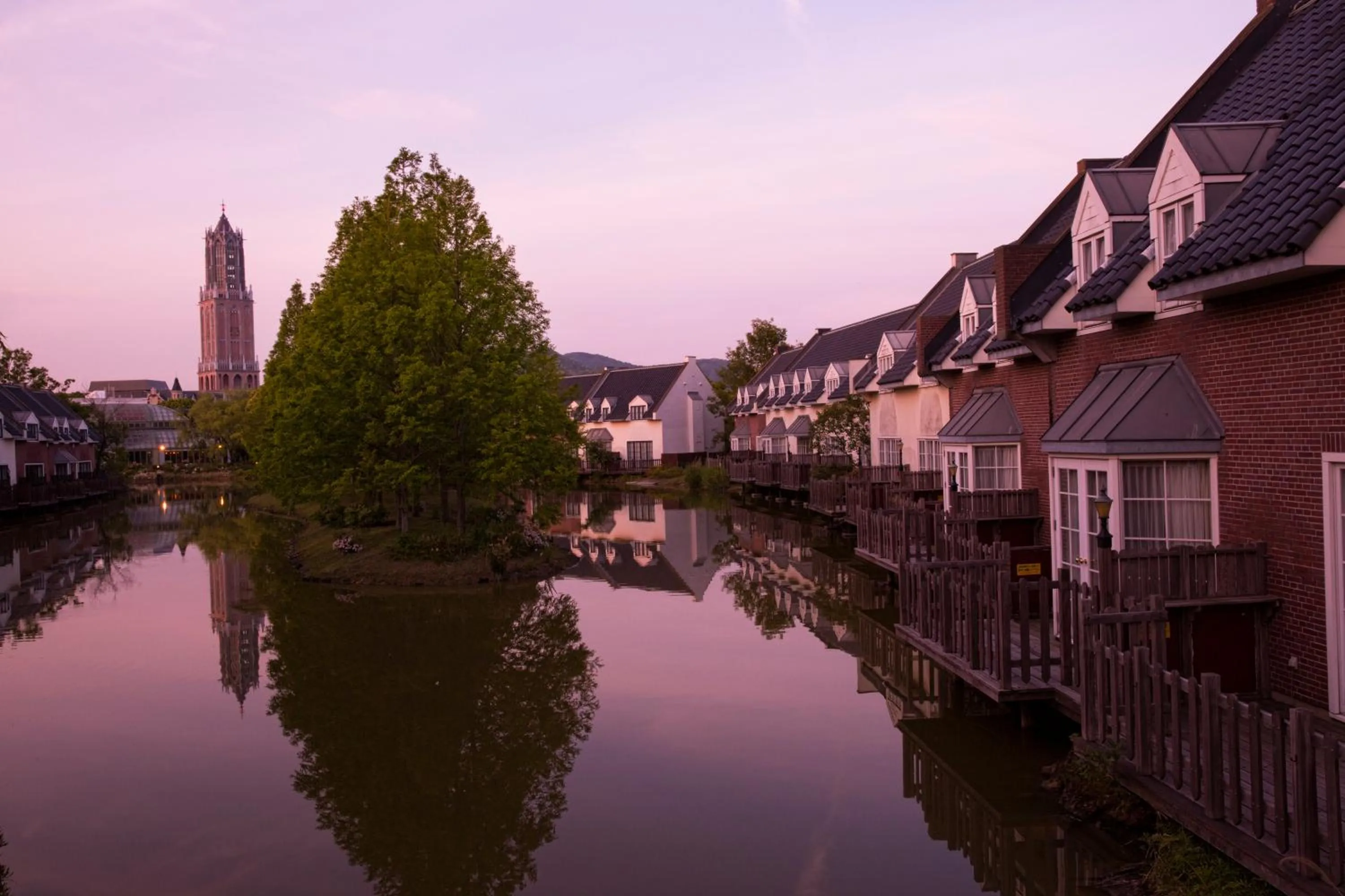 Property building in Forest Villa Huis Ten Bosch