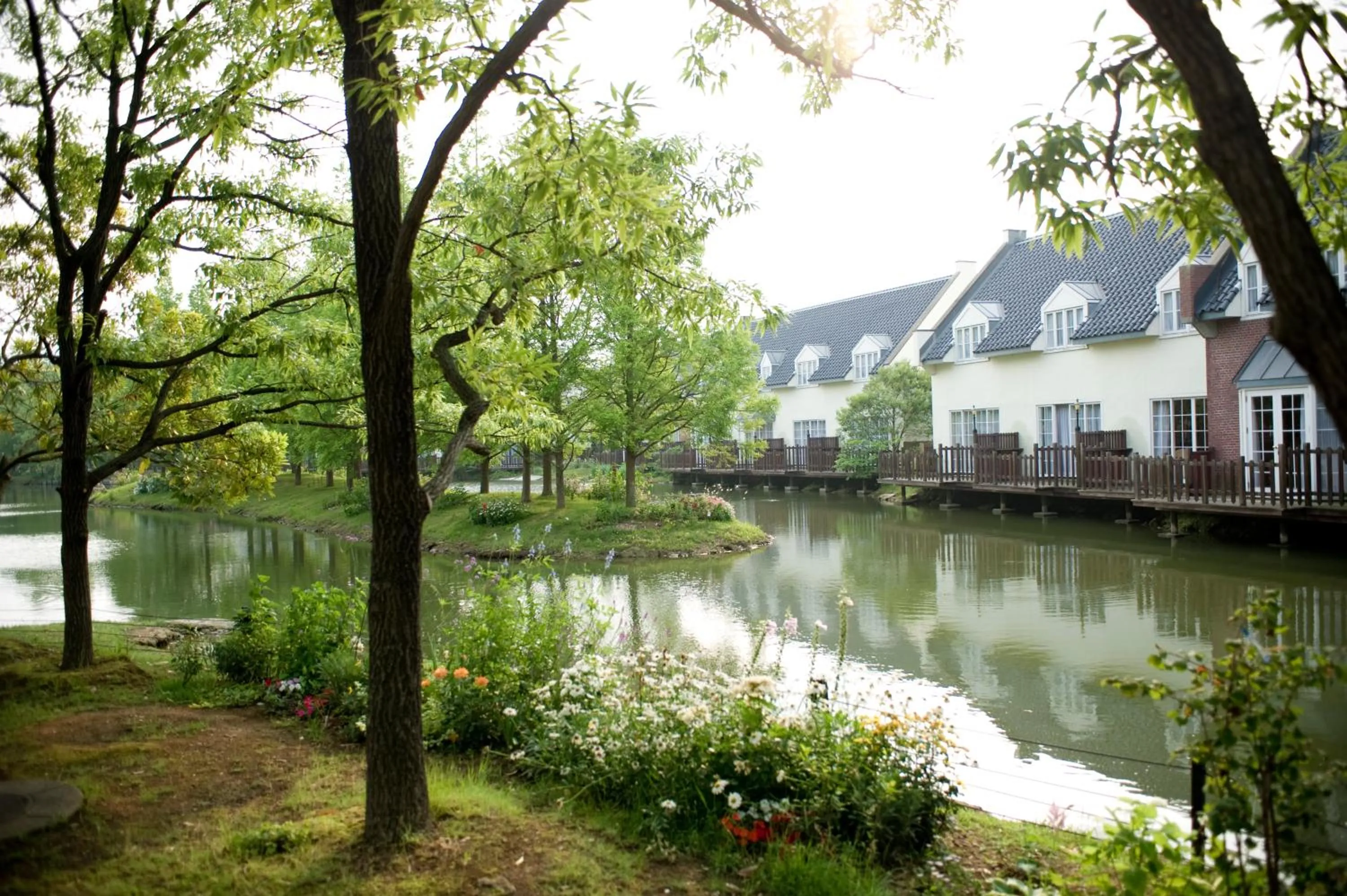Property building in Forest Villa Huis Ten Bosch