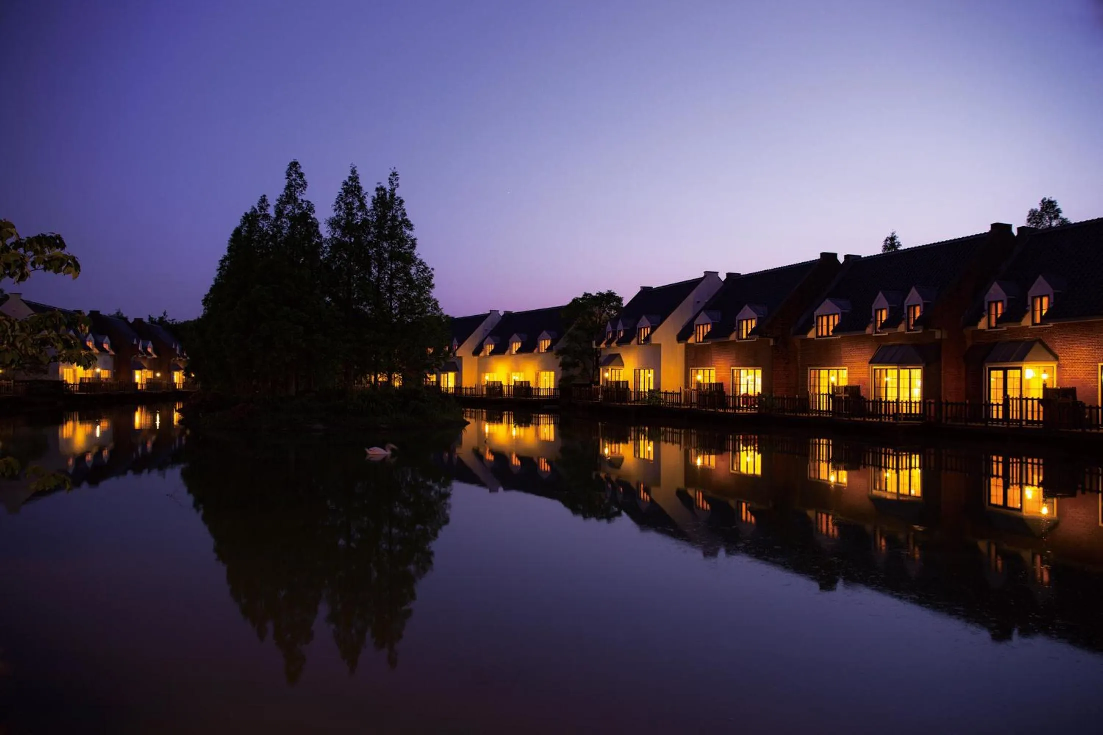 Property building in Forest Villa Huis Ten Bosch