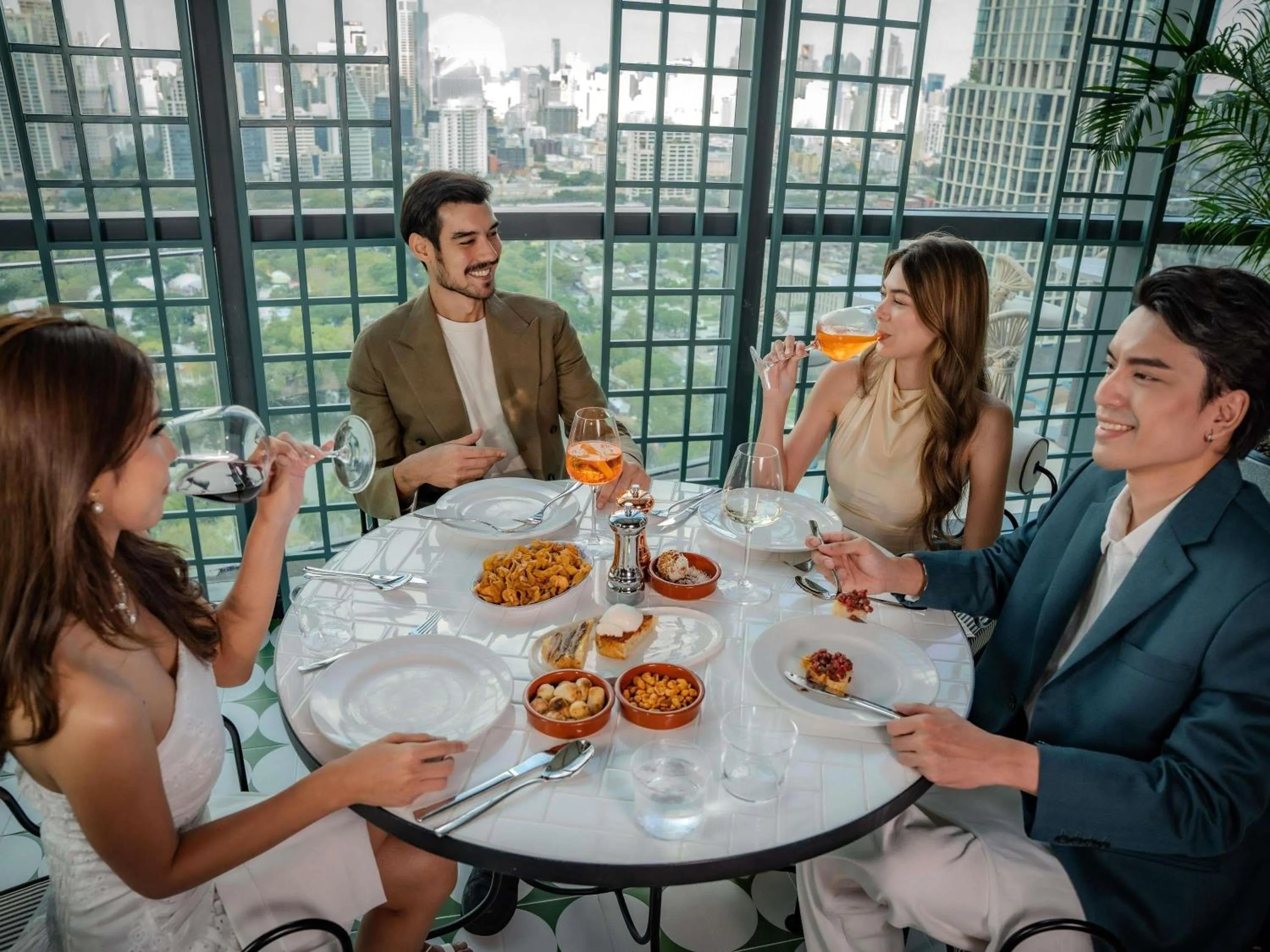 Restaurant/places to eat in SO/ Bangkok