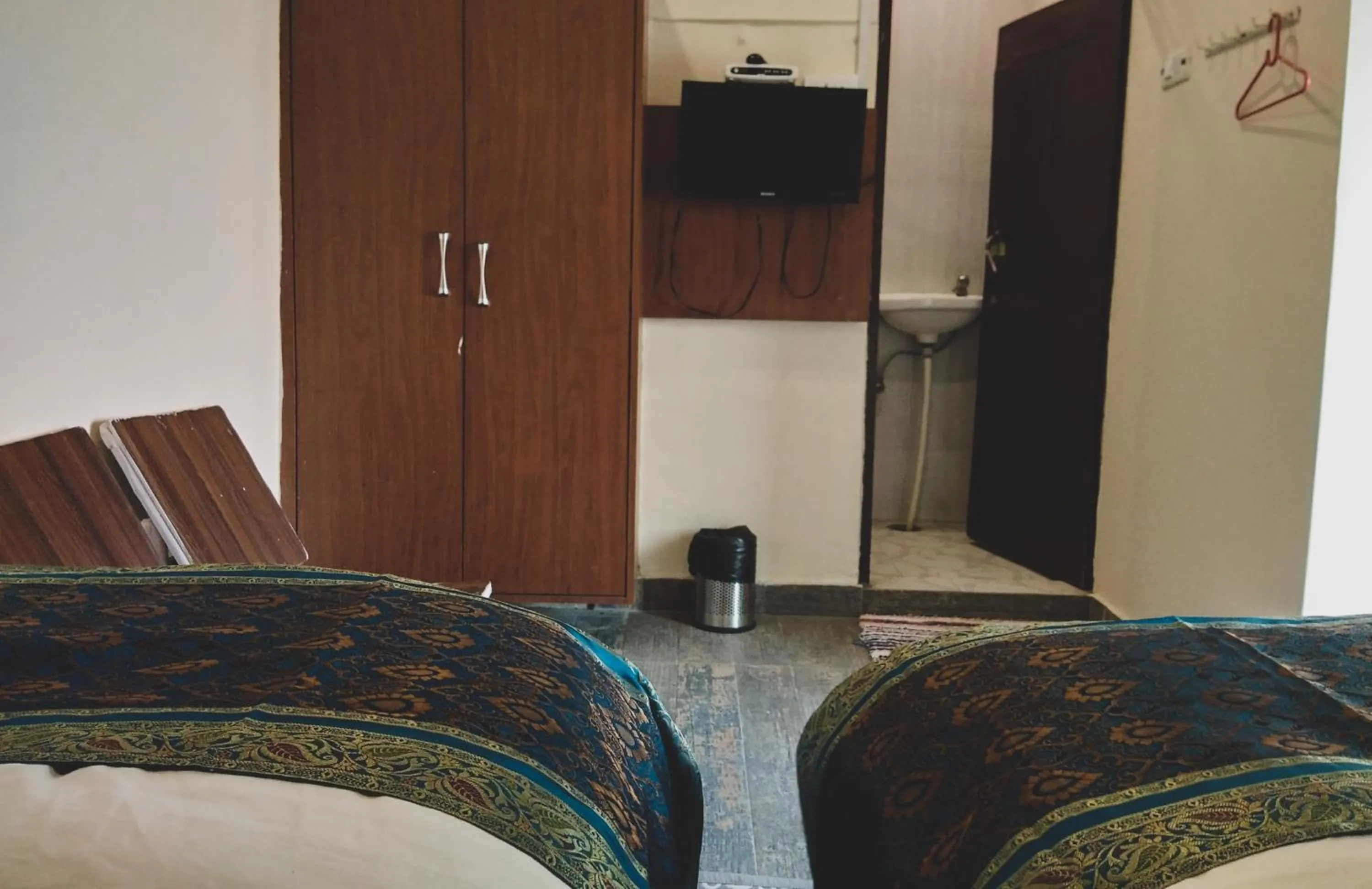 Dwivedi Hotels Palace On Steps