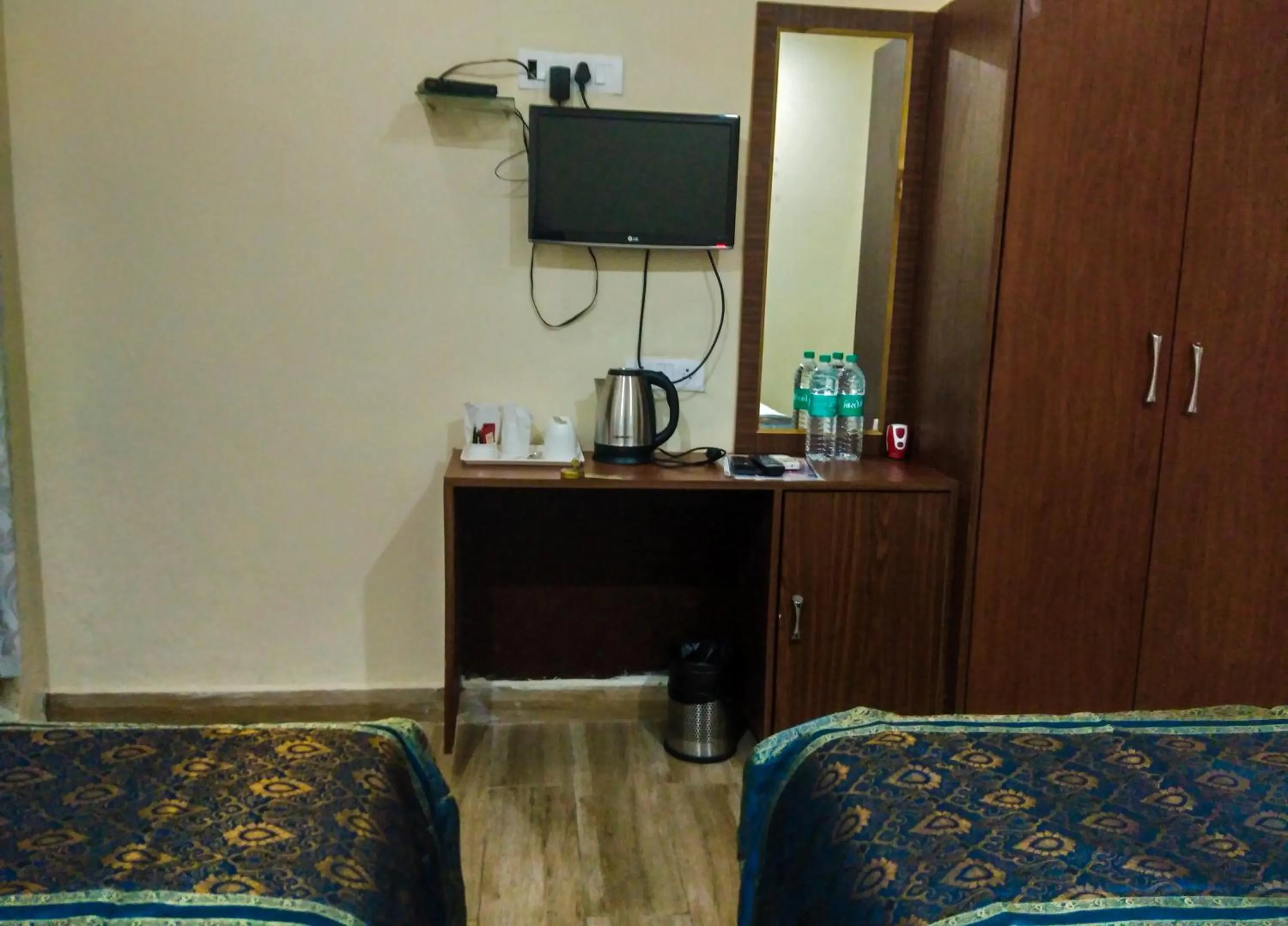 Dwivedi Hotels Palace On Steps