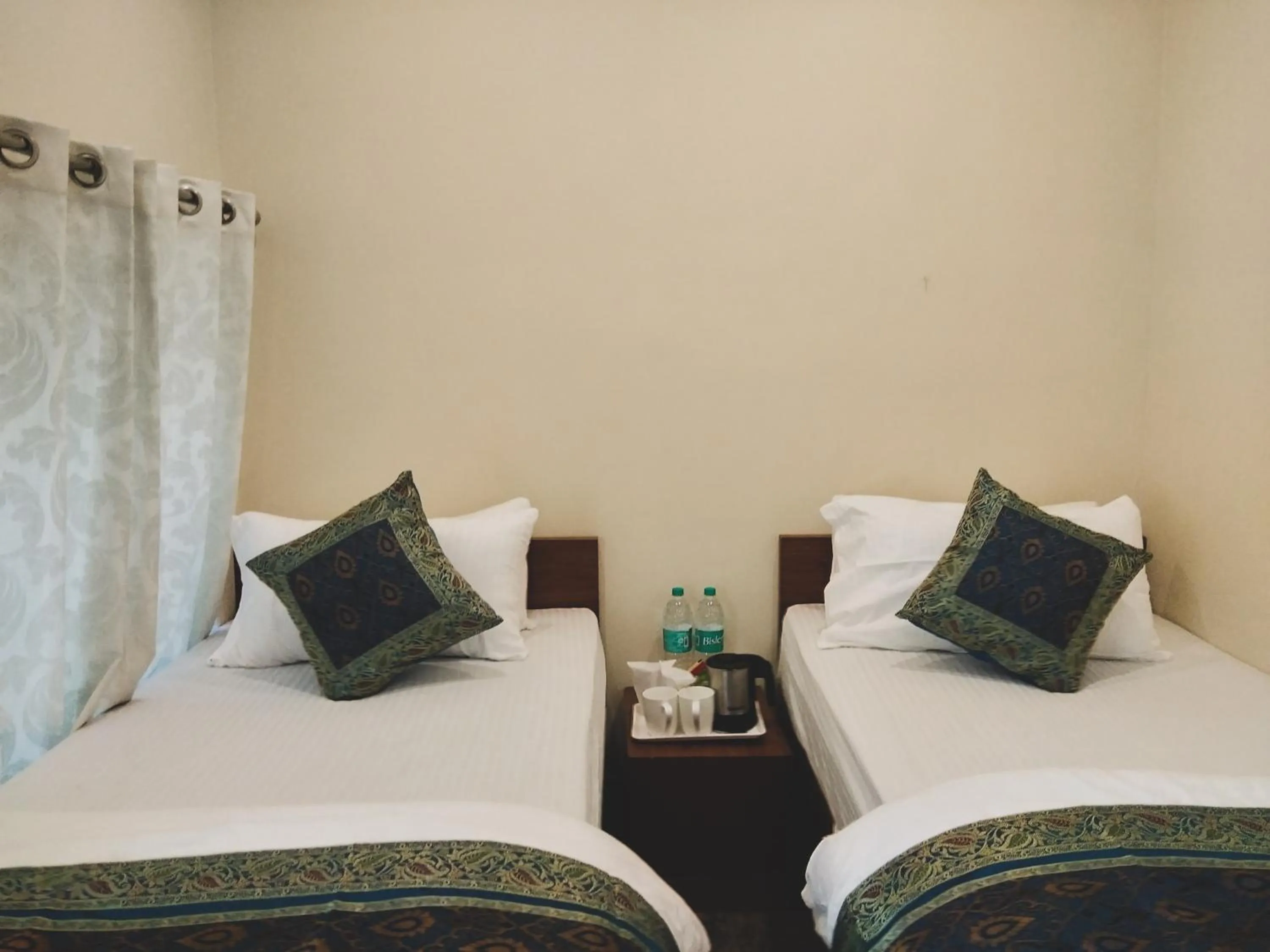 Bed in Dwivedi Hotels Palace On Steps