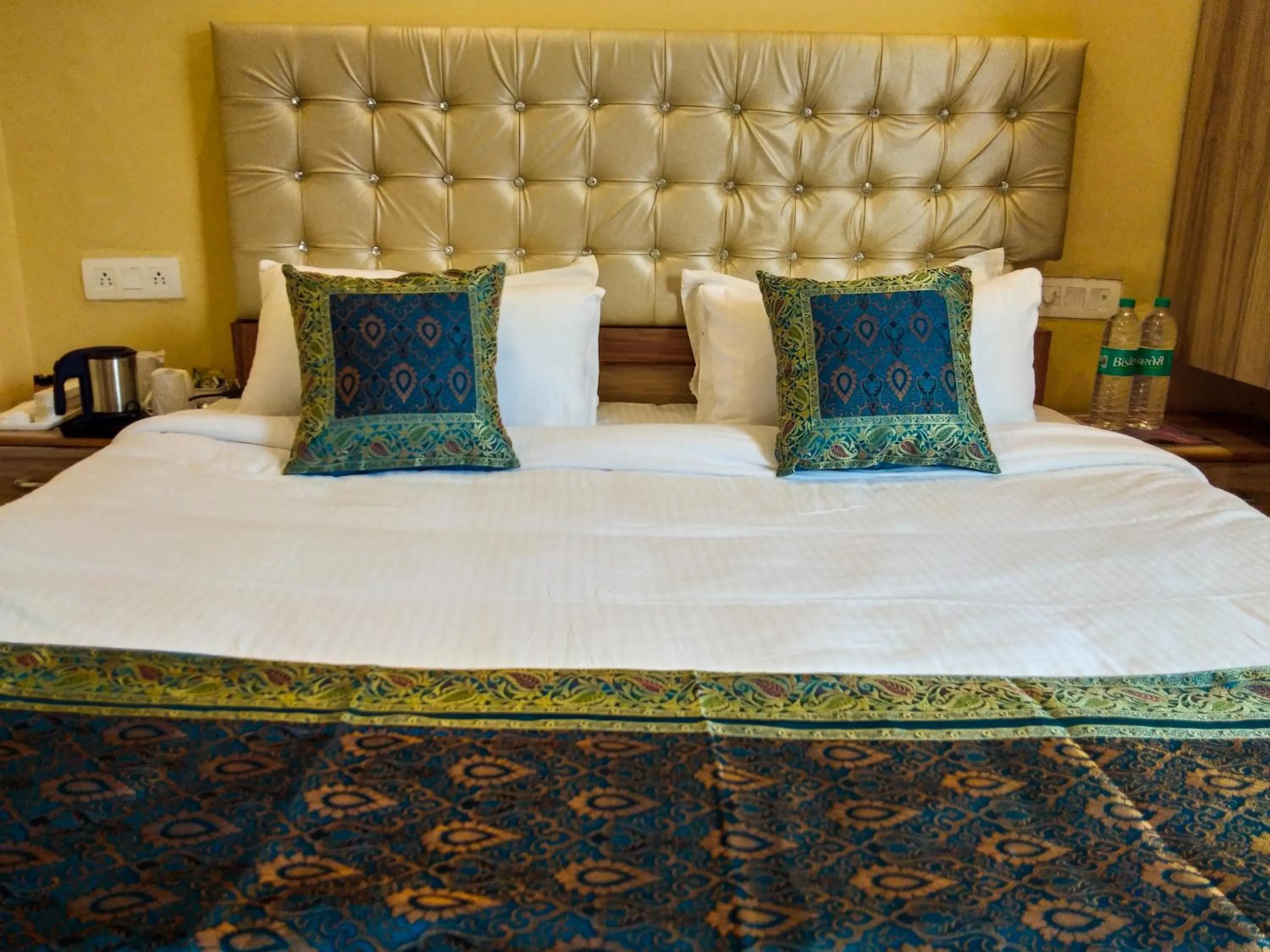 Bed in Dwivedi Hotels Palace On Steps