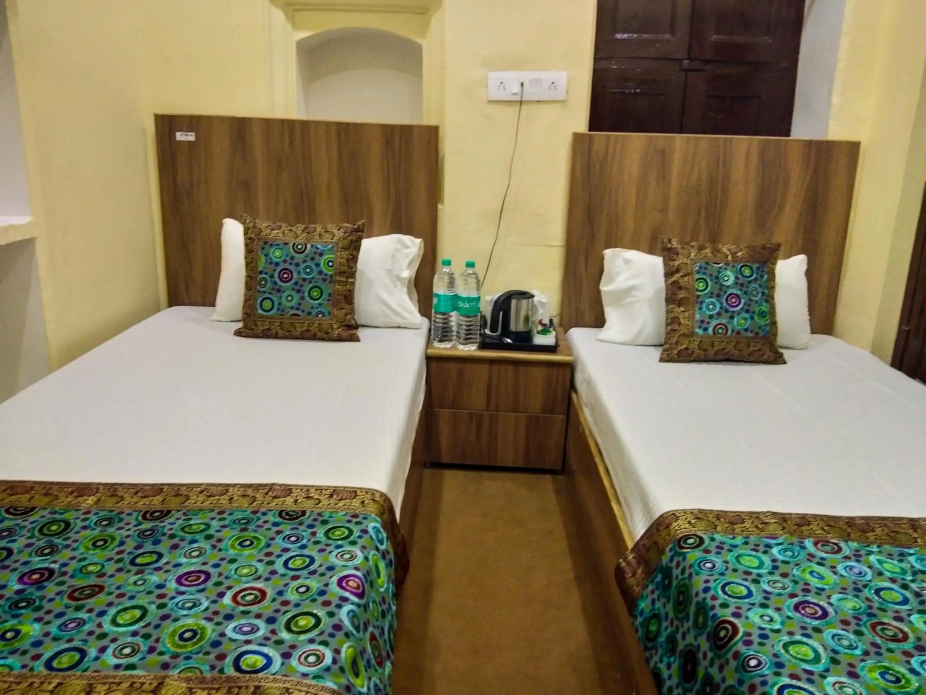 Bed in Dwivedi Hotels Palace On Steps