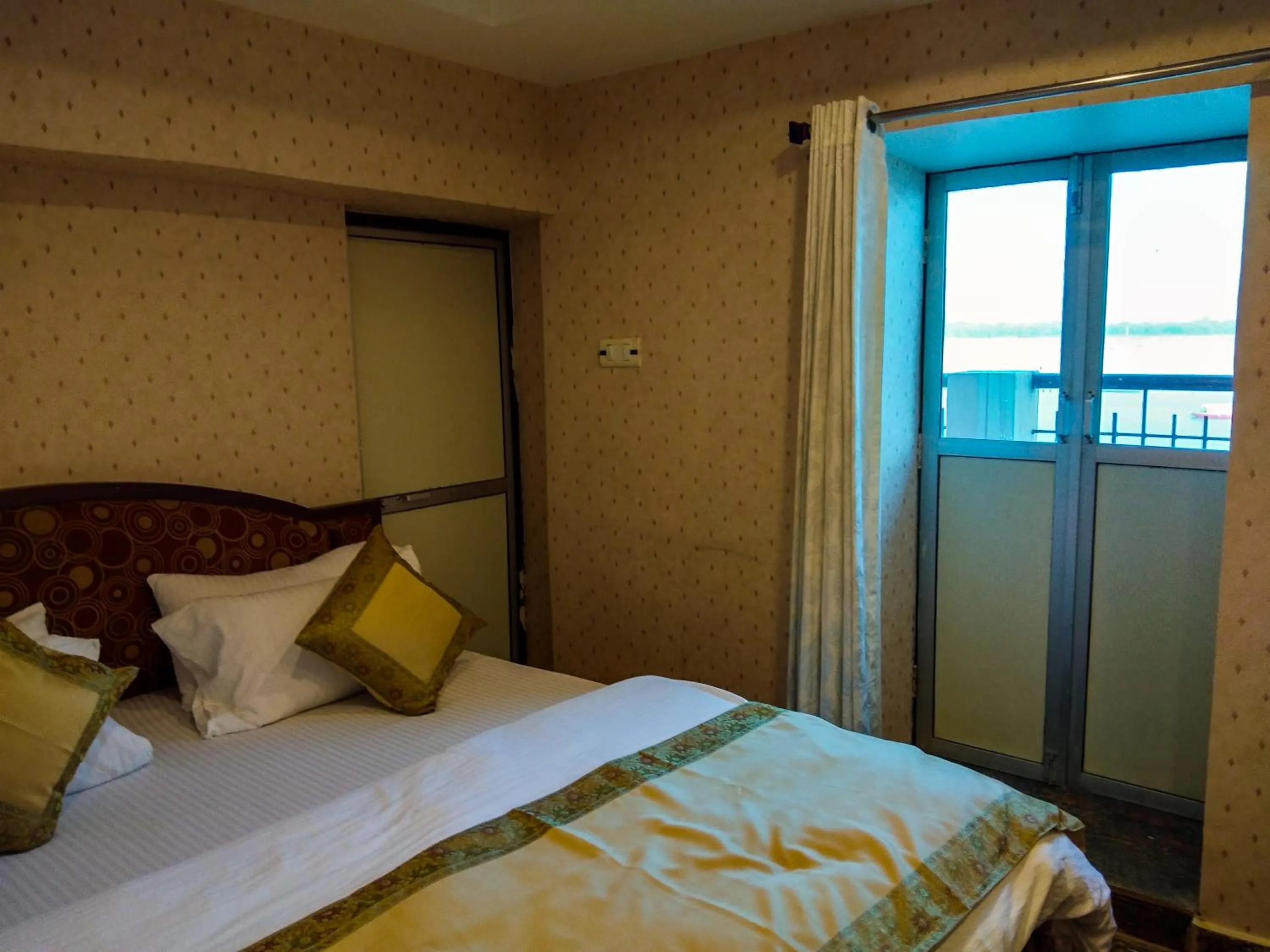 Bed in Dwivedi Hotels Palace On Steps