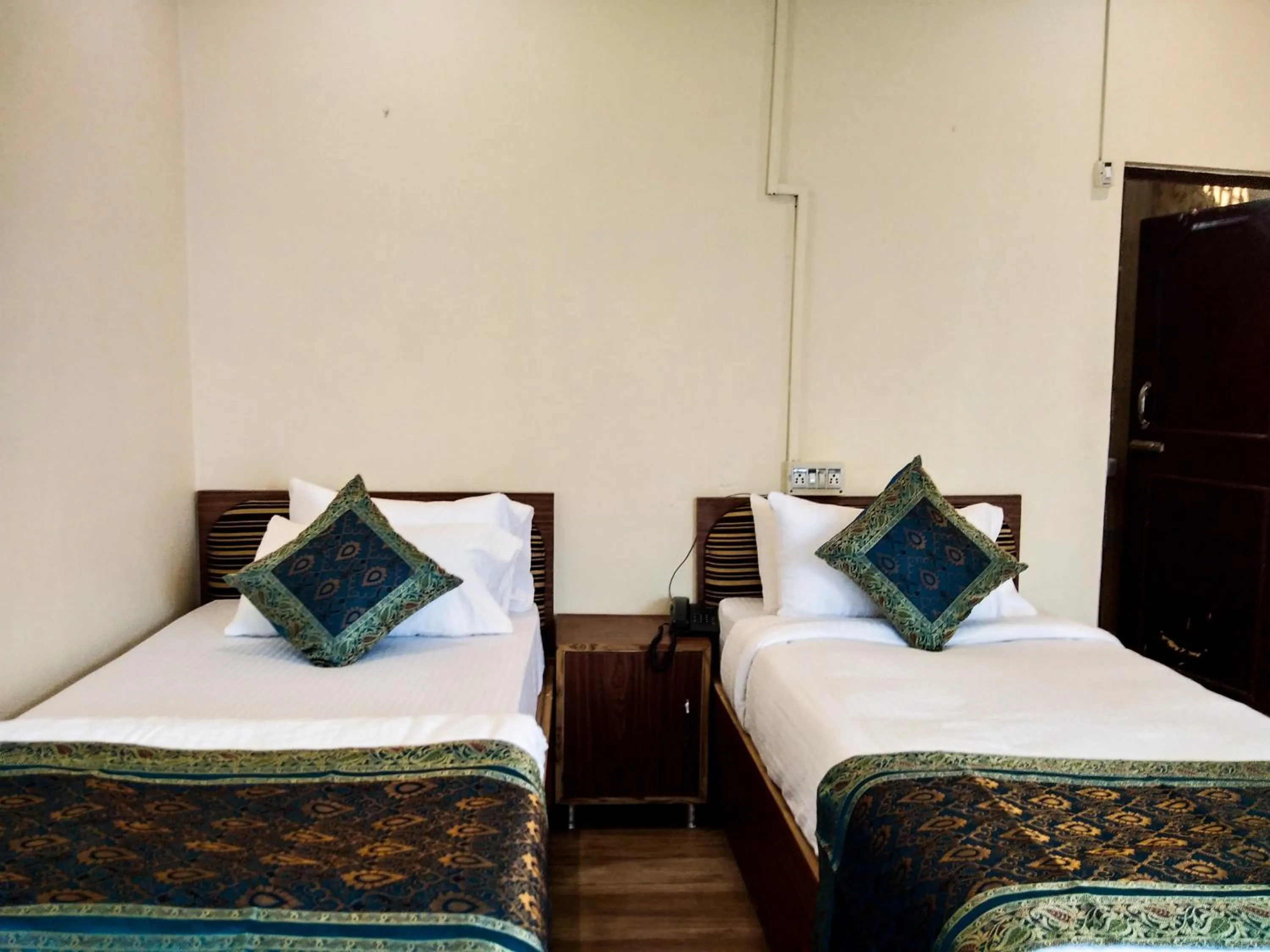 Bed in Dwivedi Hotels Palace On Steps