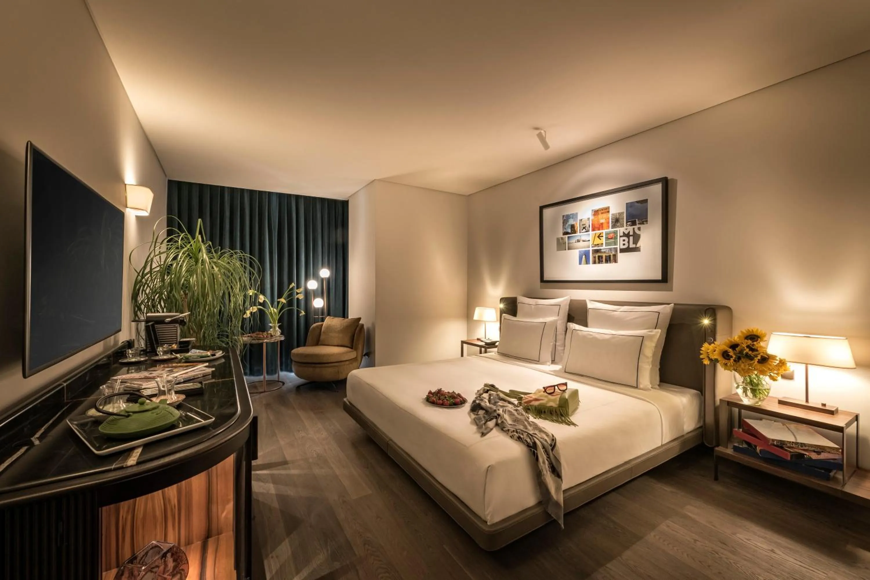 Property building, Bed in Glens Palas Istanbul Nisantasi