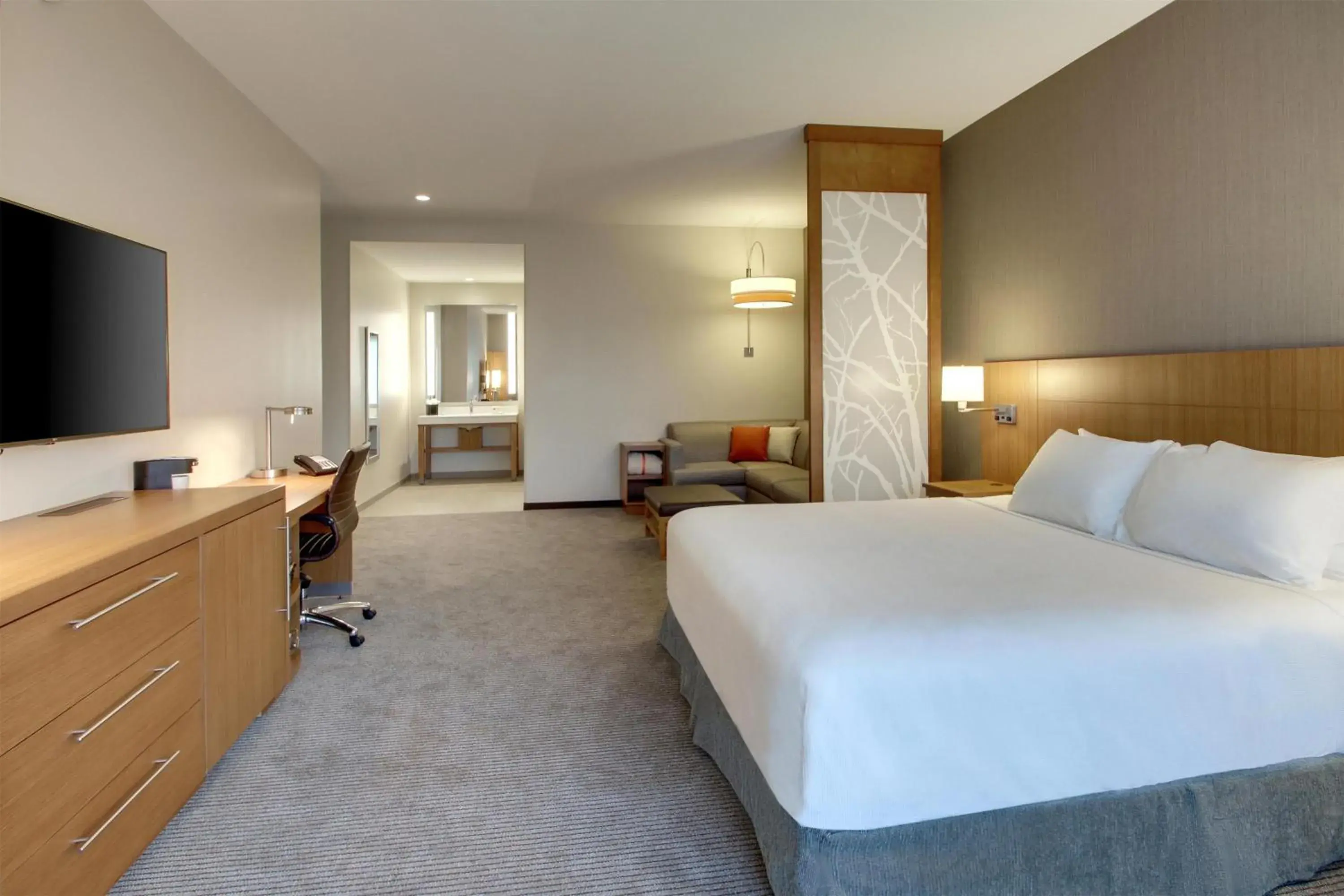 King Room with Sofa Bed - High Floor in Hyatt Place Milwaukee Downtown King Room with Sofa Bed - High Floor in Hyatt Place Milwaukee Downtown