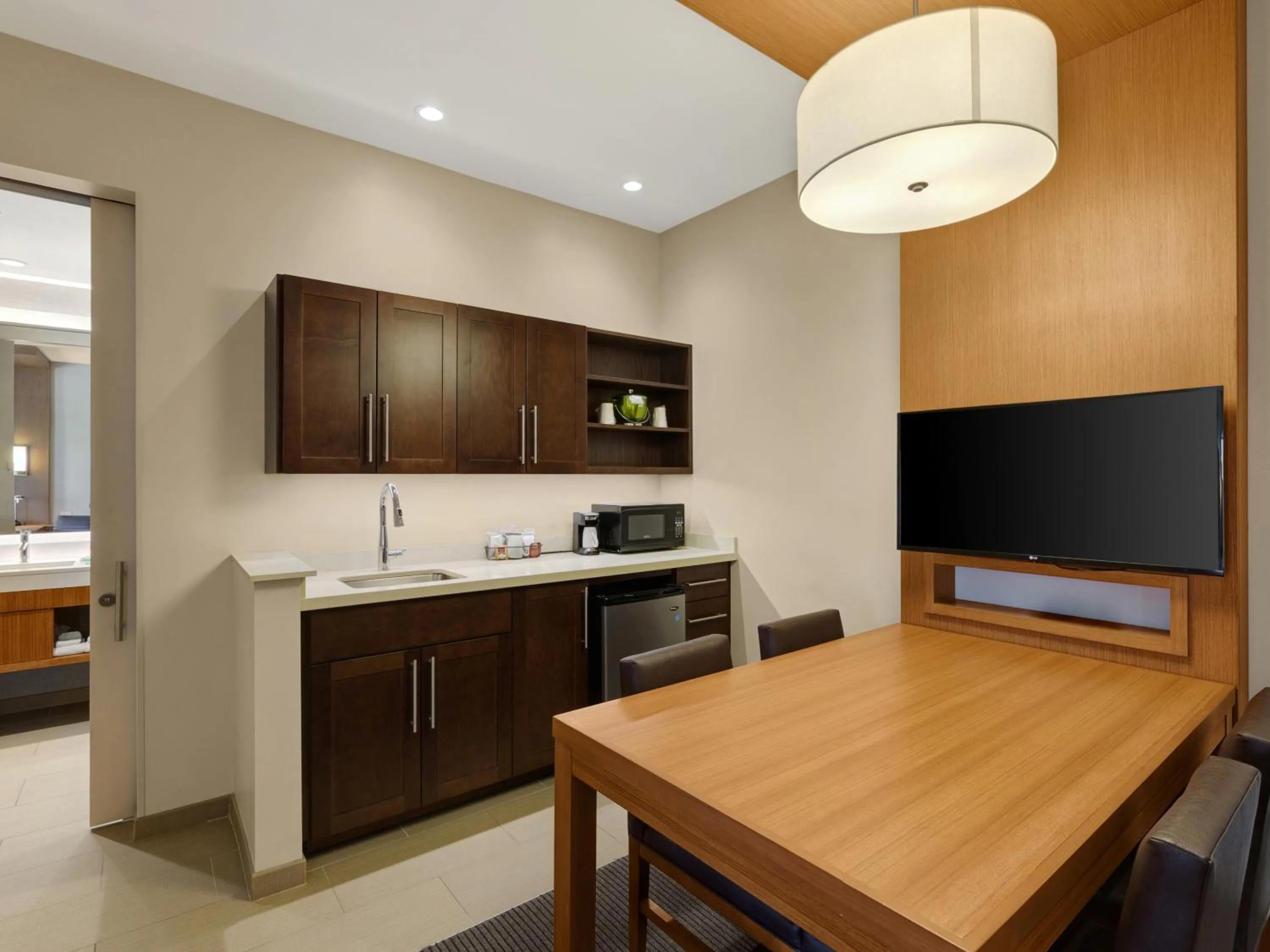 Kitchen or kitchenette in Hyatt Place Milwaukee Downtown