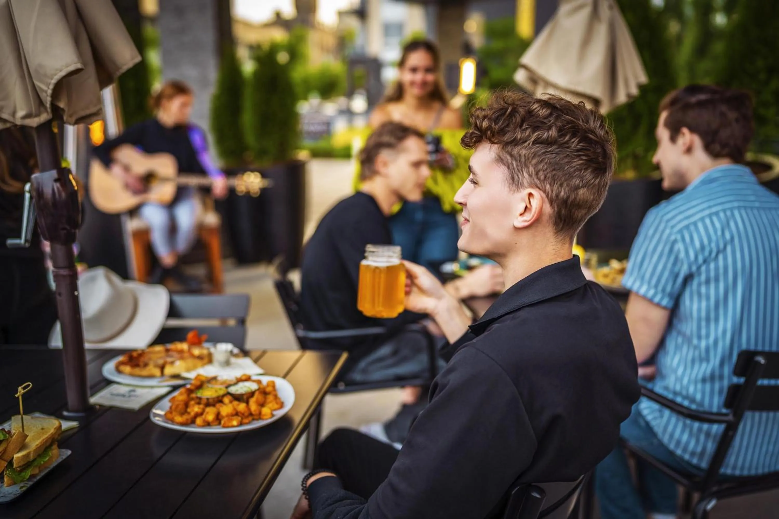 Patio in Hyatt Place Milwaukee Downtown