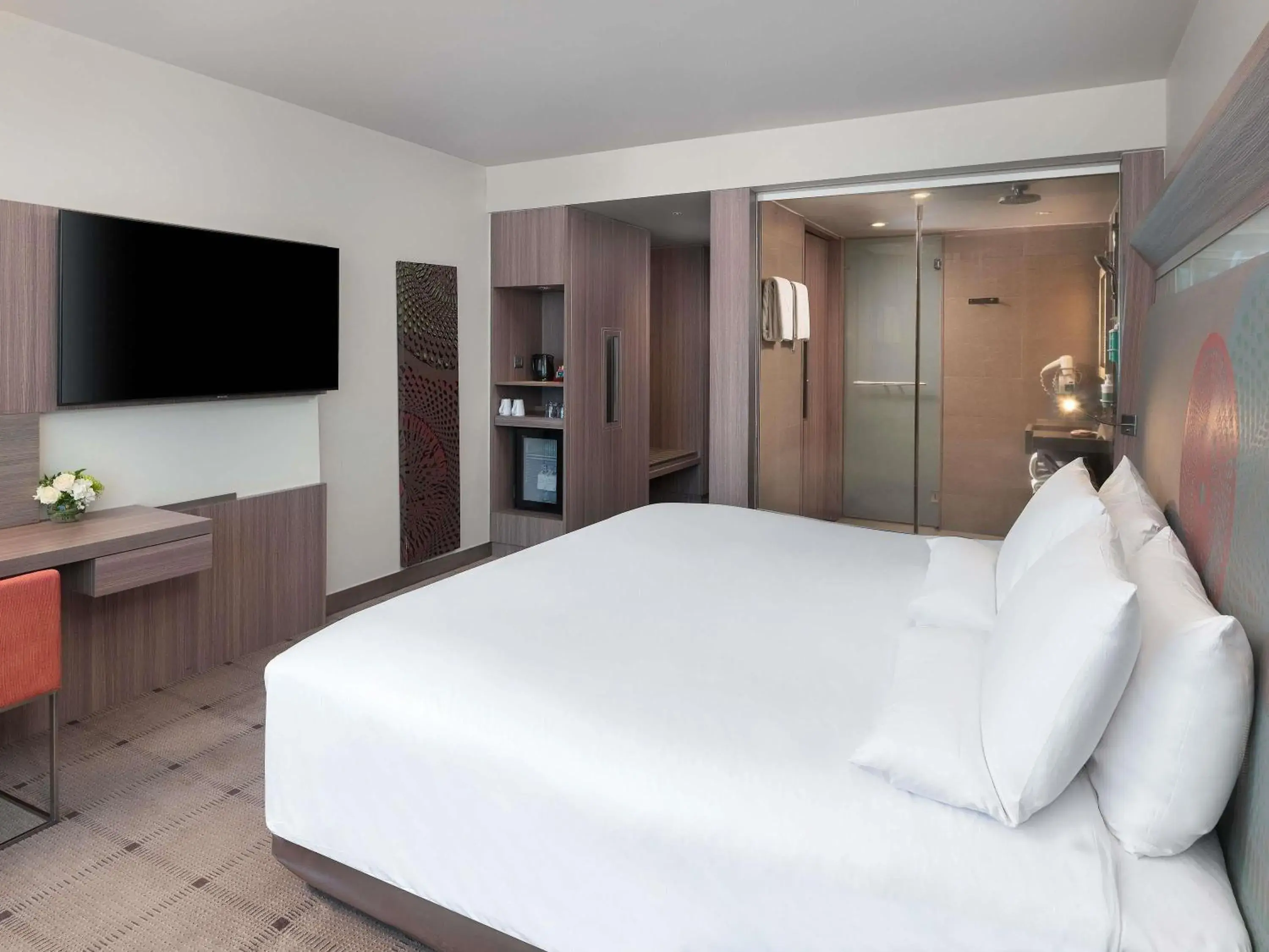 Superior King Room with City View in Novotel Bangkok Platinum Pratunam Superior King Room with City View in Novotel Bangkok Platinum Pratunam