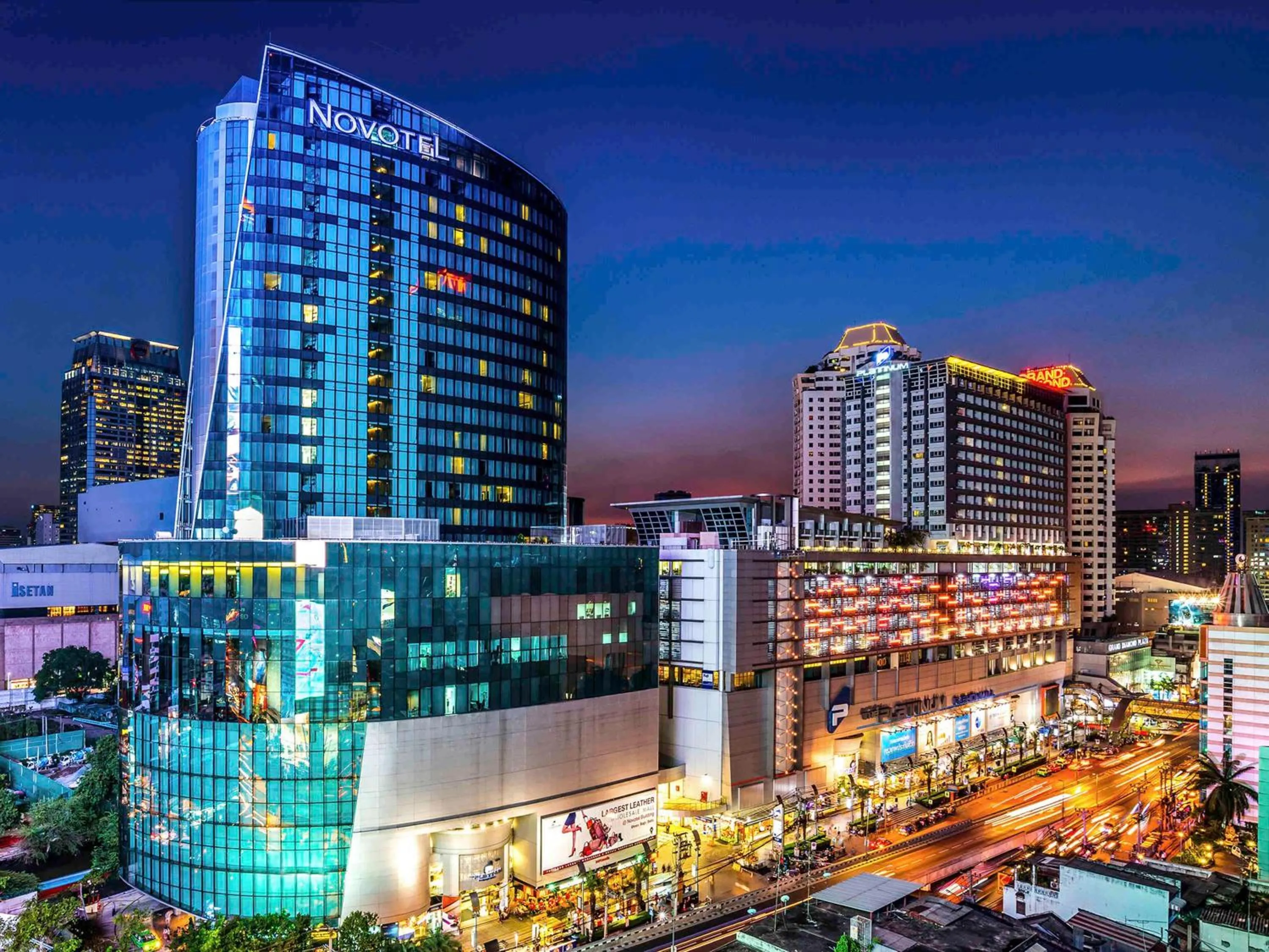 Property building in Novotel Bangkok Platinum Pratunam