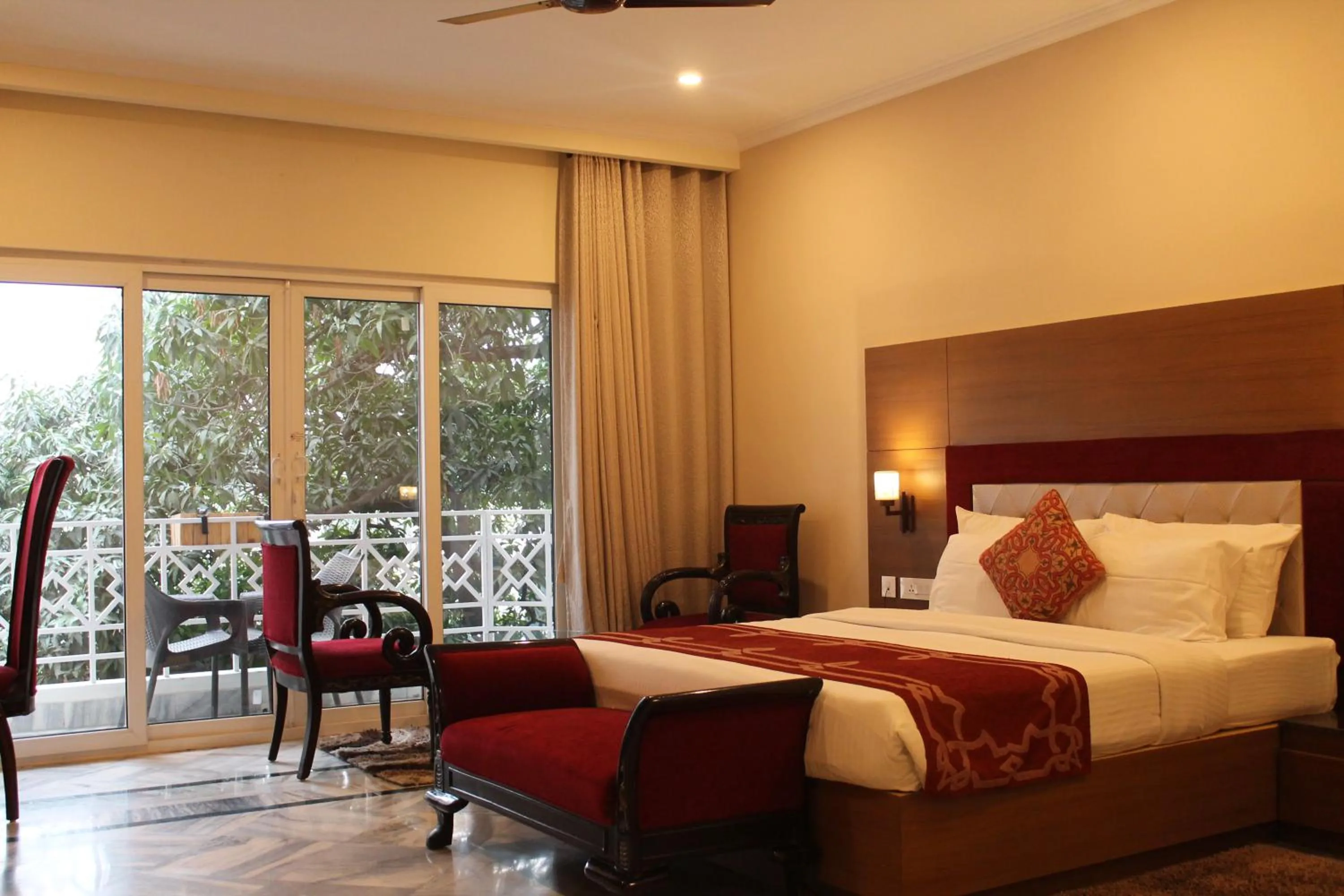 Bed in Hotel Surya, Kaiser Palace