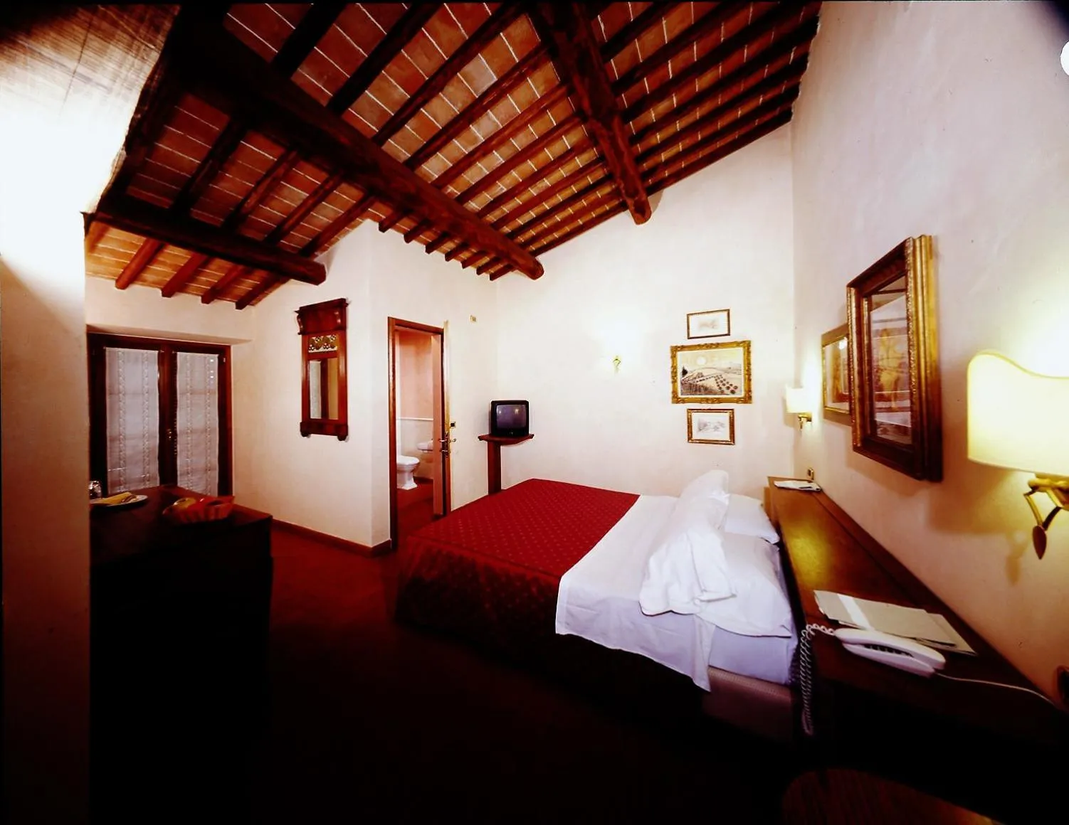 Photo of the whole room, Bed in Fattoria Pianetti