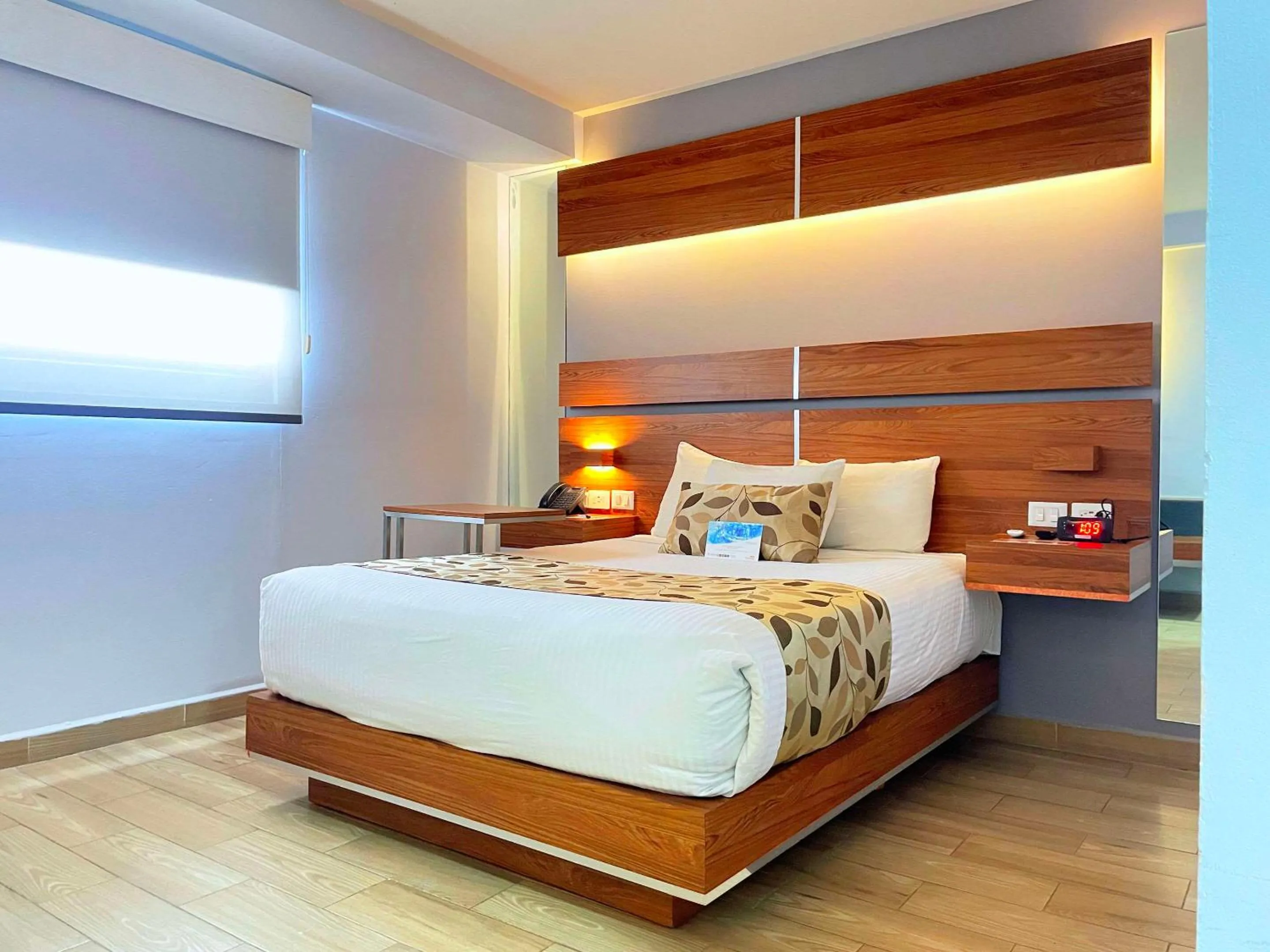 Bedroom, Bed in Sleep Inn Mexicali