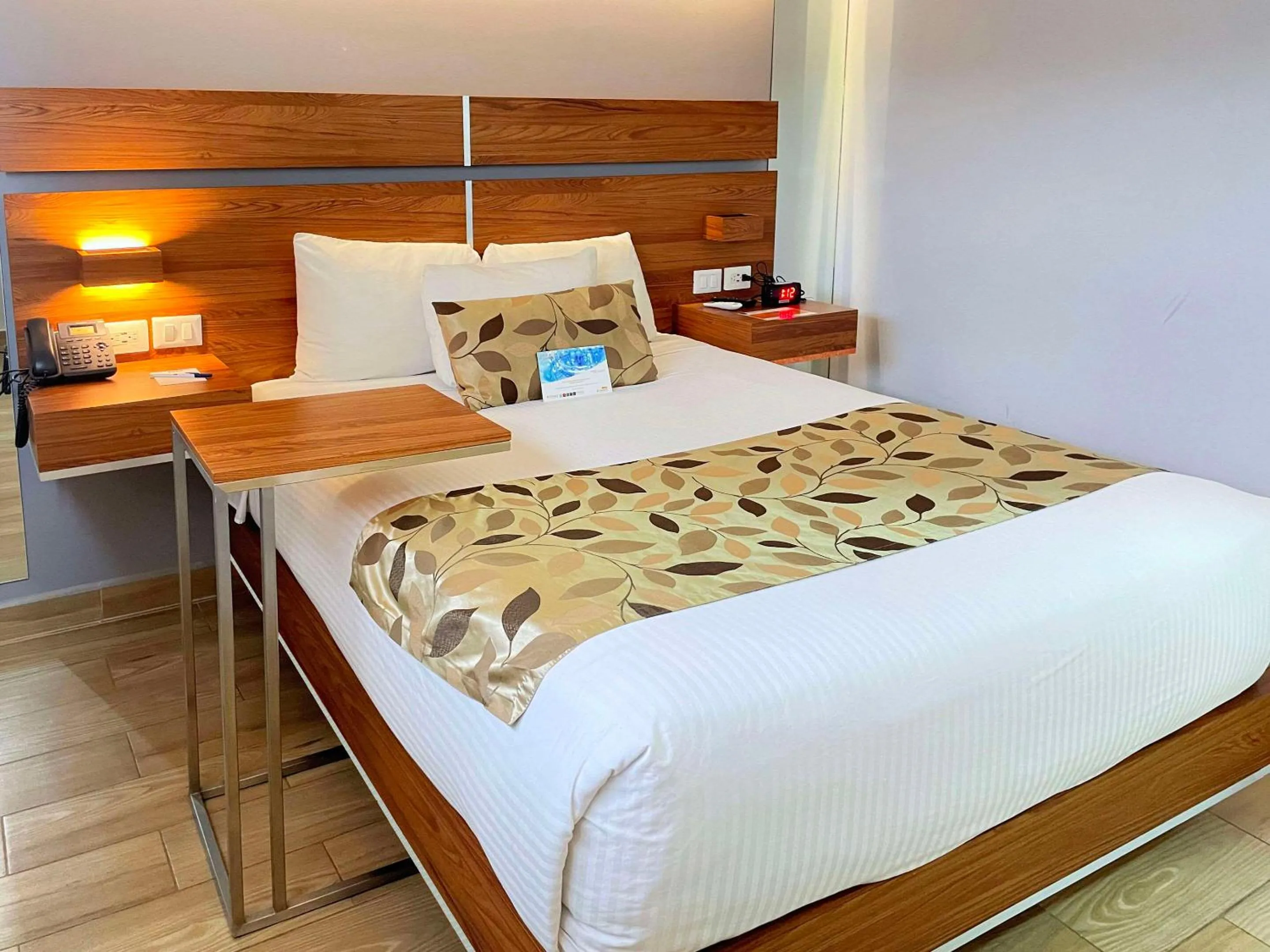 Bedroom, Bed in Sleep Inn Mexicali