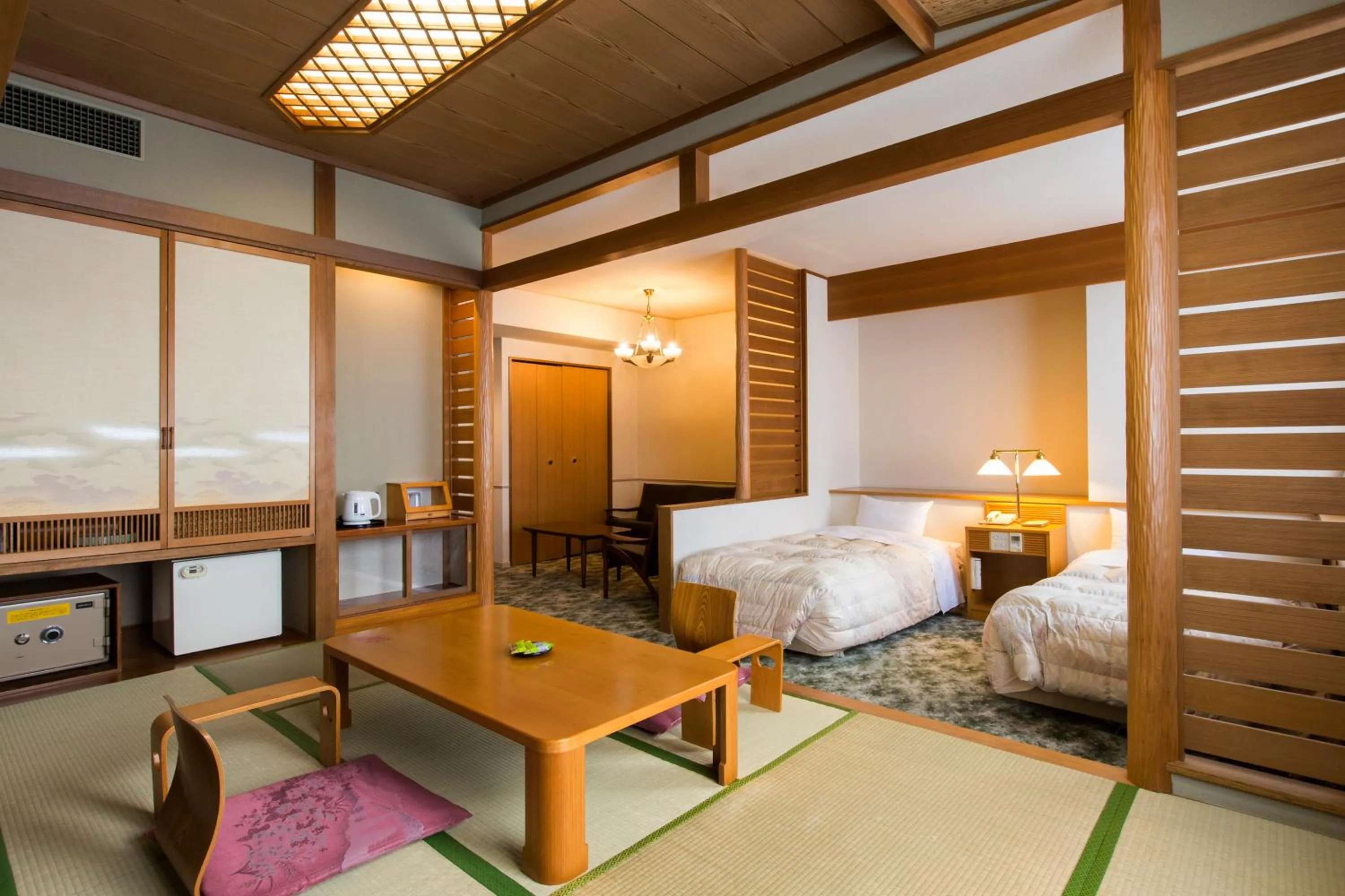 Photo of the whole room, Bed in Choyo Tei