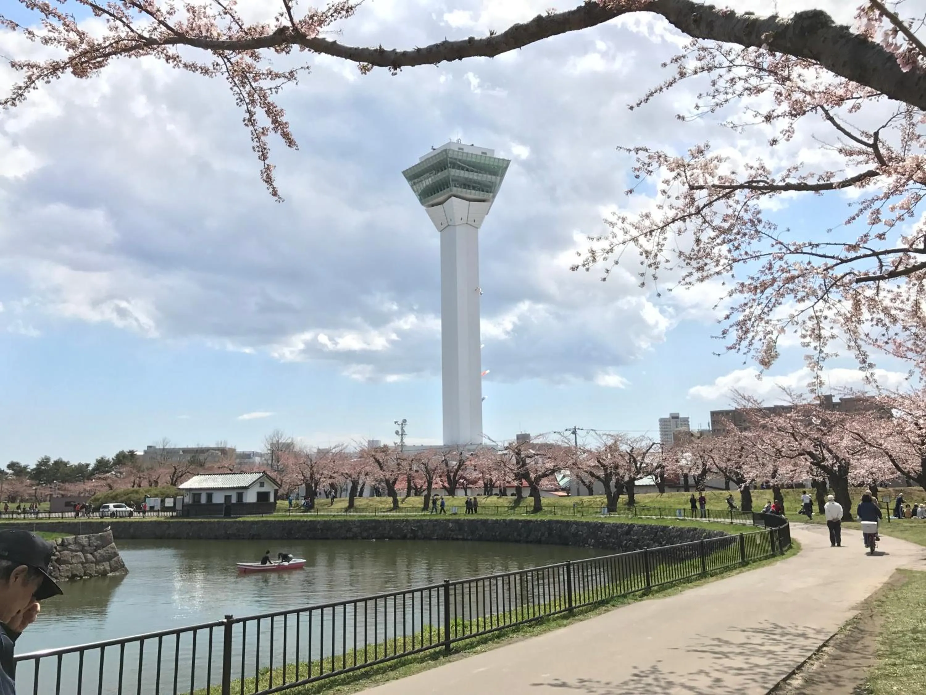 Nearby landmark in Takuboku Tei