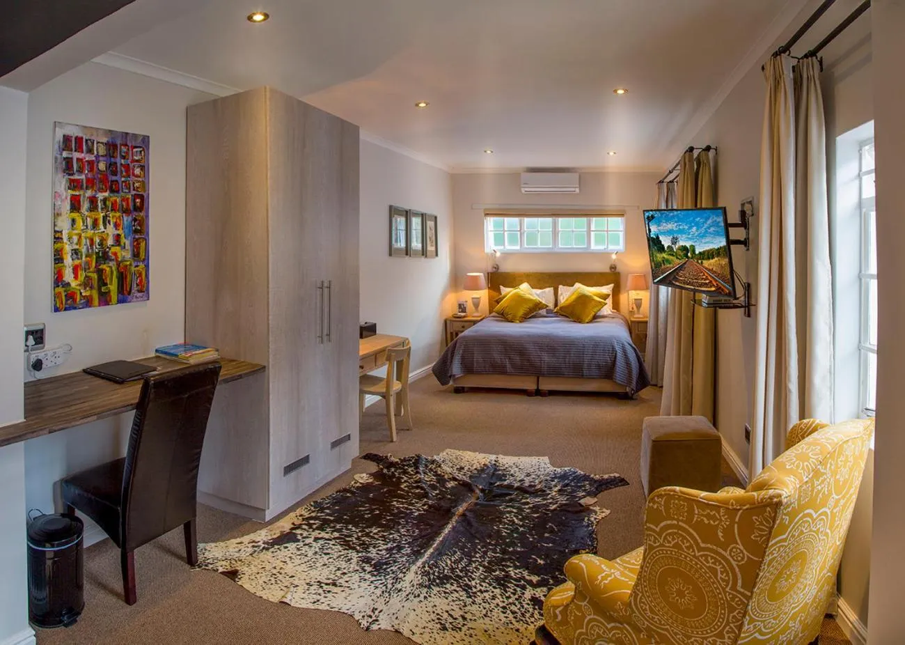 Photo of the whole room, Bed in Forest Hall Guest House