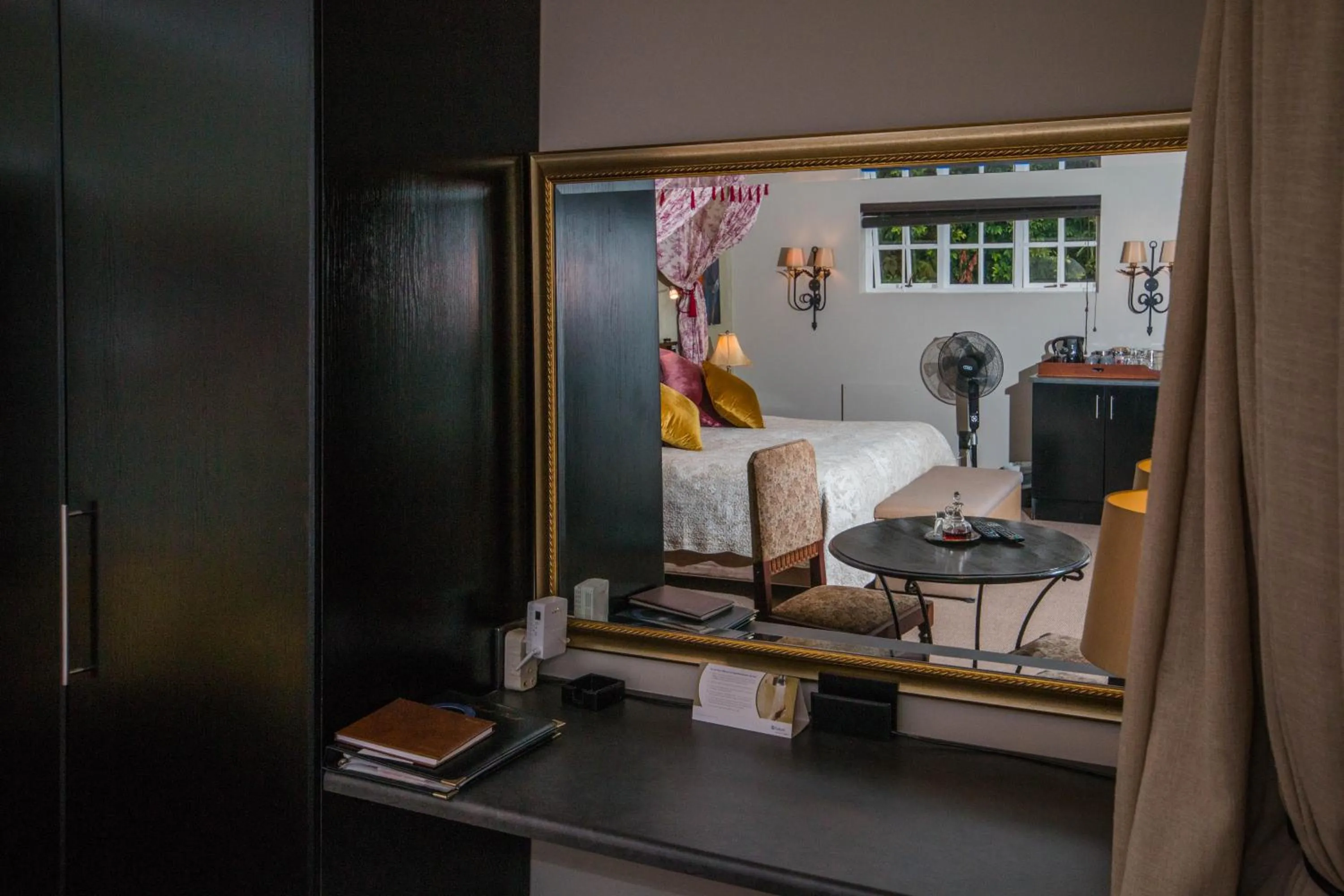 Photo of the whole room in Forest Hall Guest House