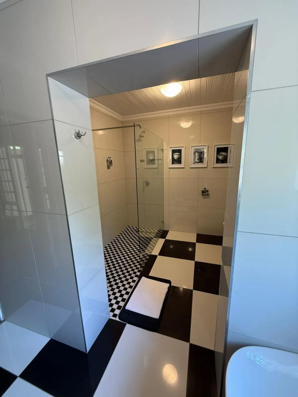 Bathroom in Forest Hall Guest House