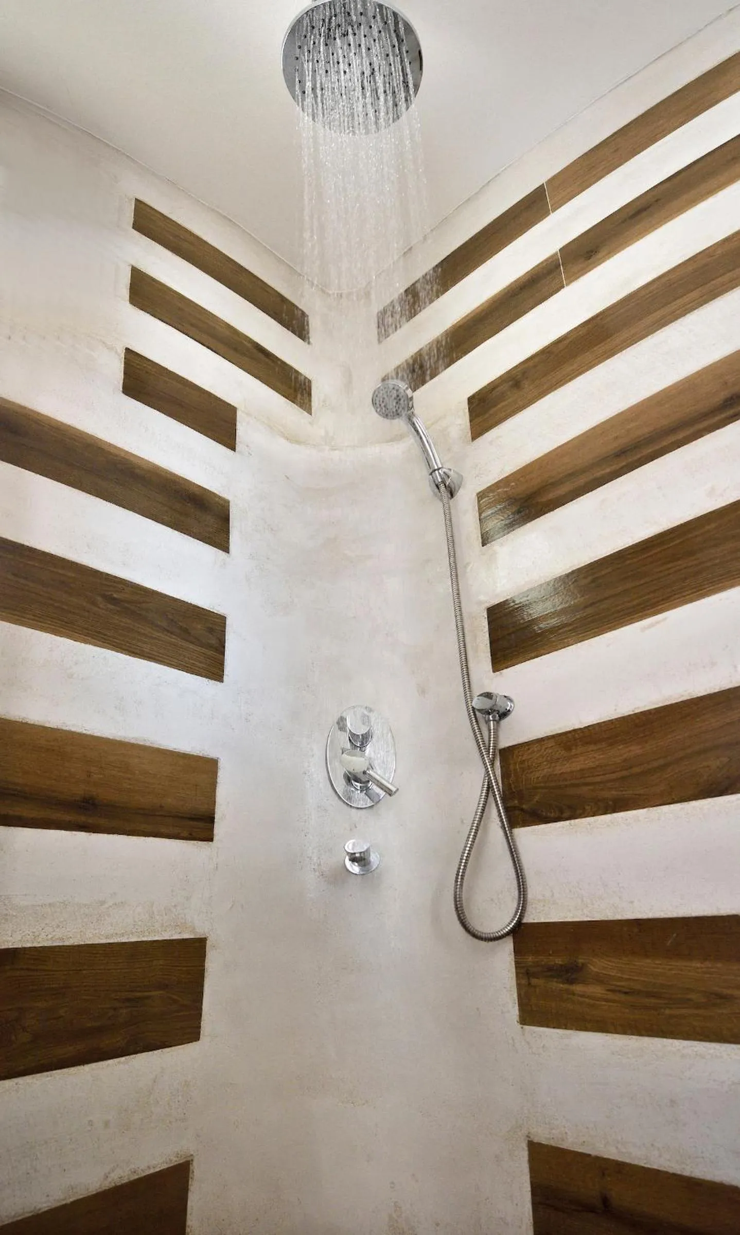 Property building in Jenny's Summer Houses