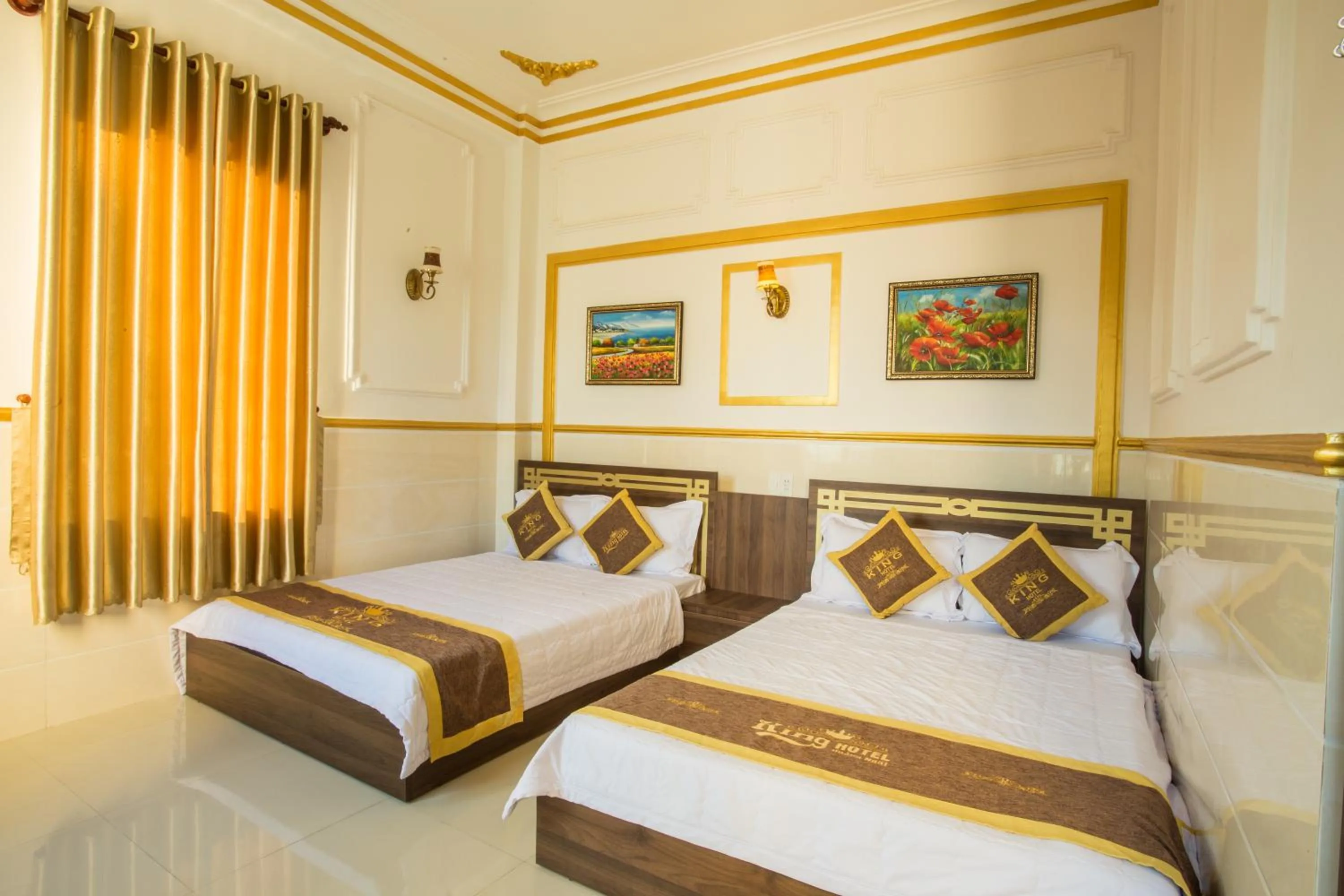 Bed in King Hotel Quang Ngai