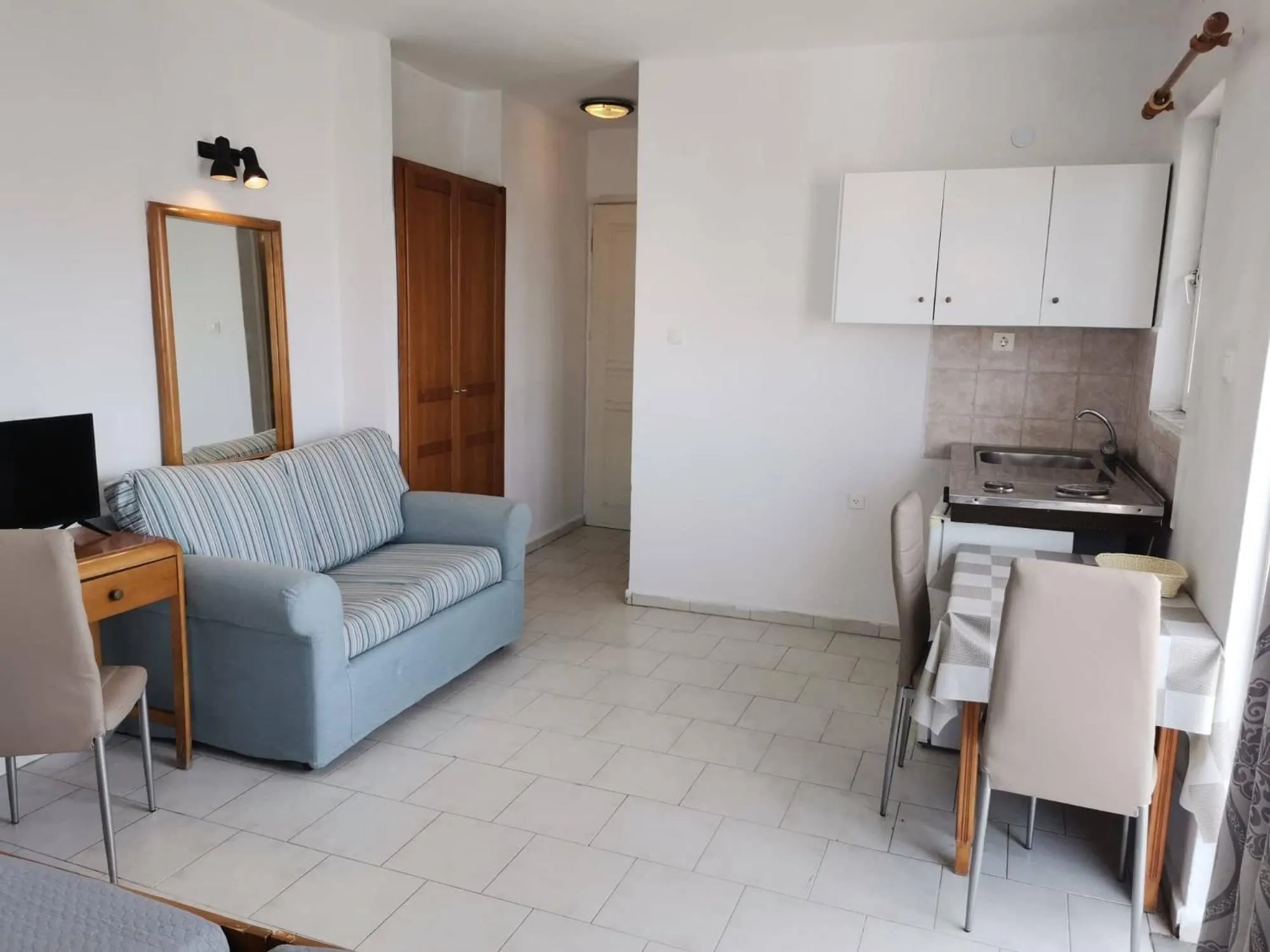 TV and multimedia in Pantheon Apartments Kos Town