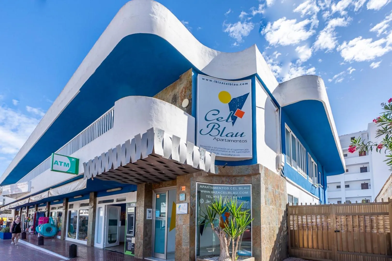 Property building in Apartamentos Cel Blau