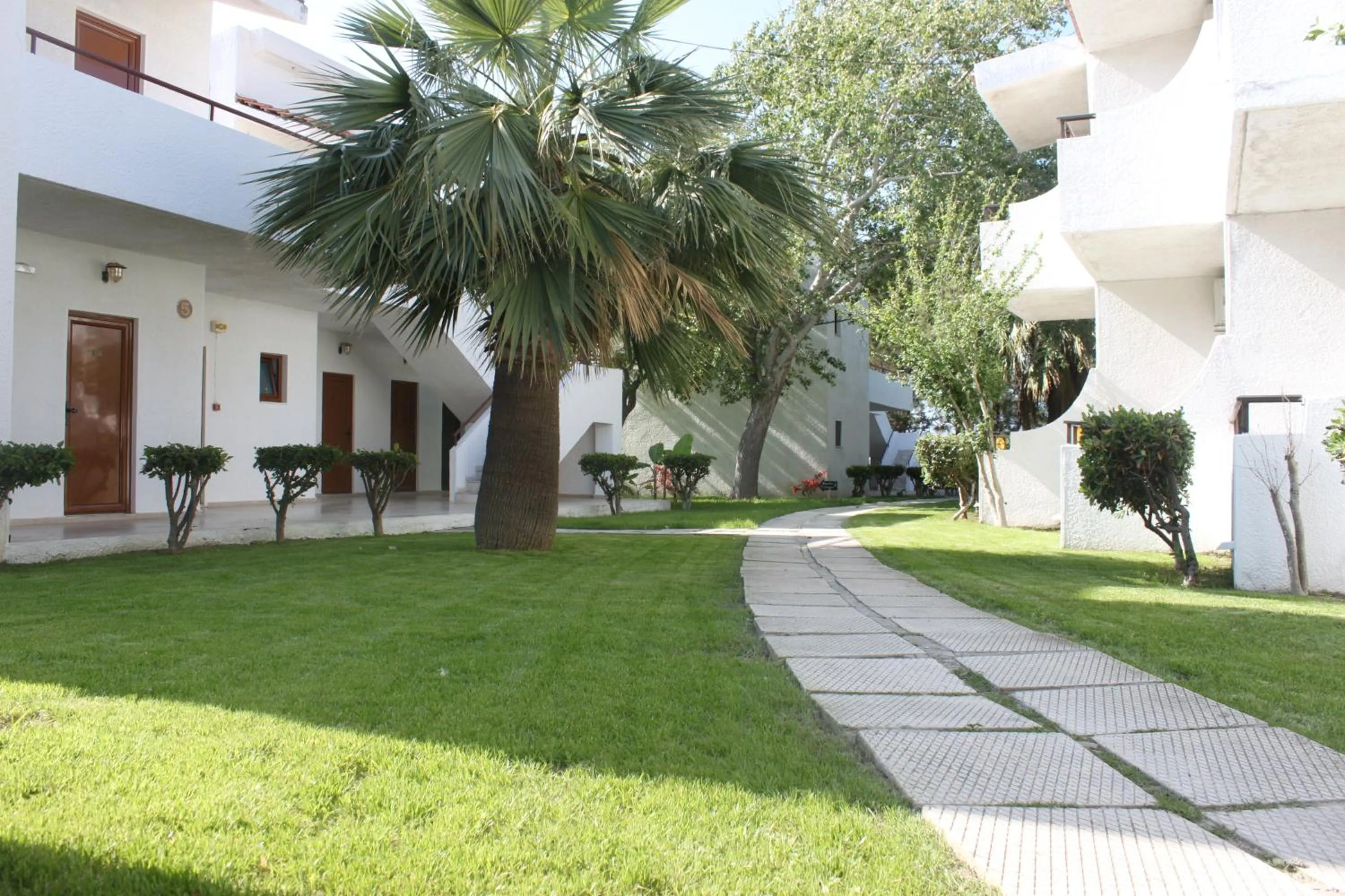 Day in Vallian Village Hotel