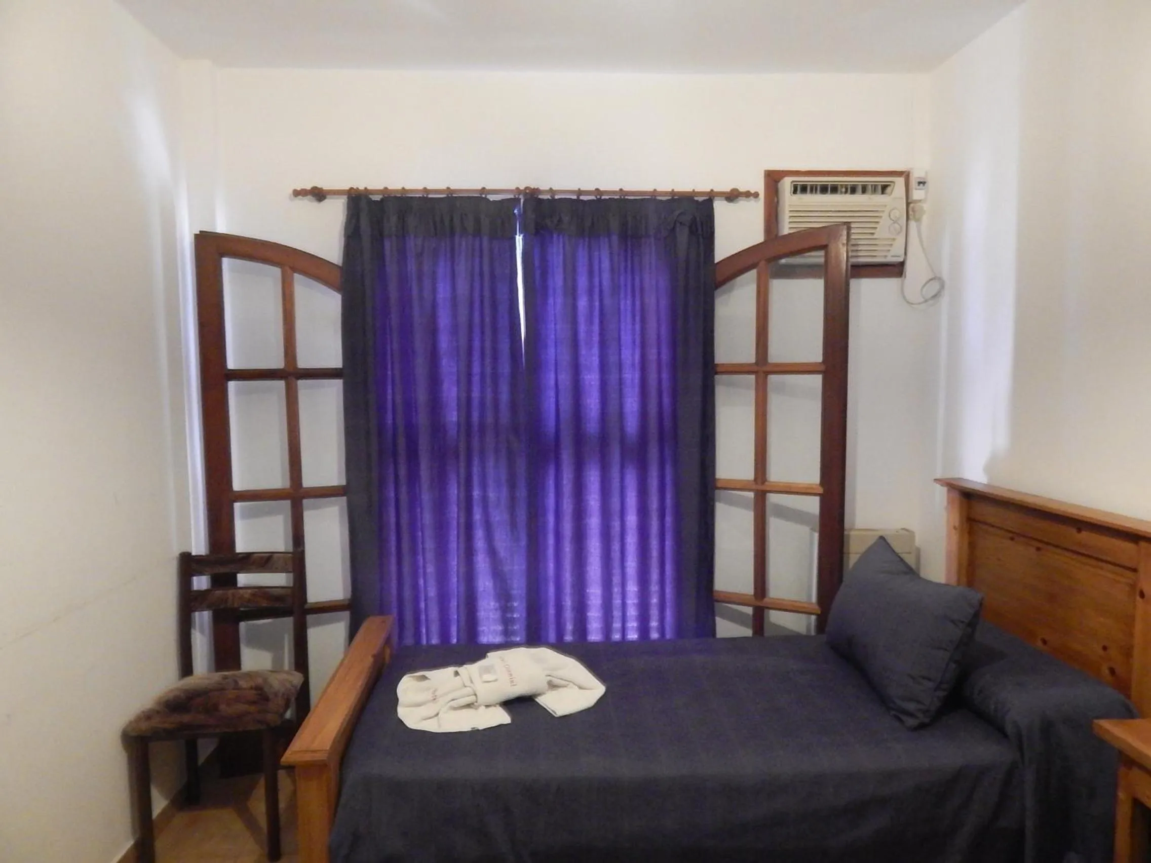 Photo of the whole room, Bed in Hotel Colonial