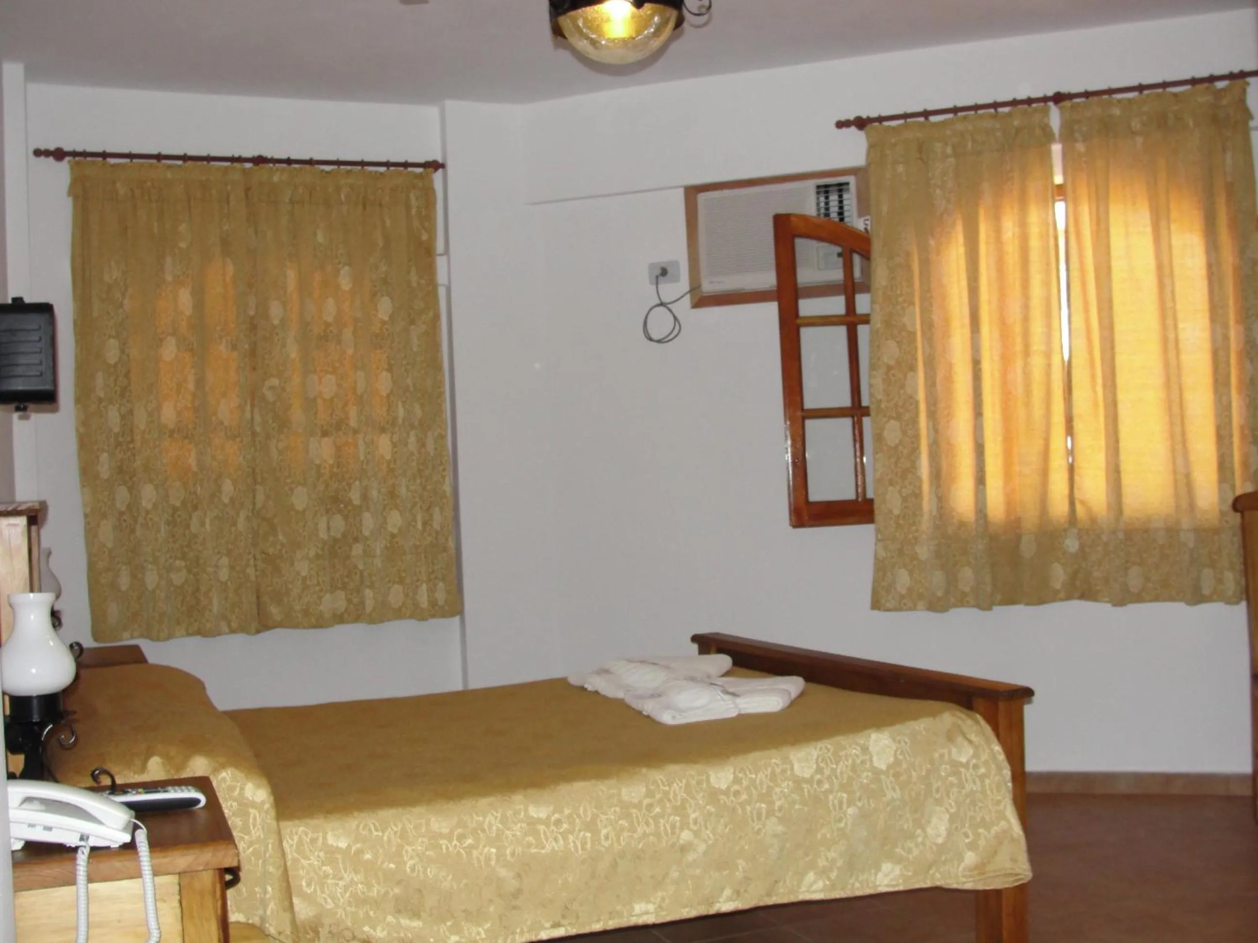 Day, Bed in Hotel Colonial