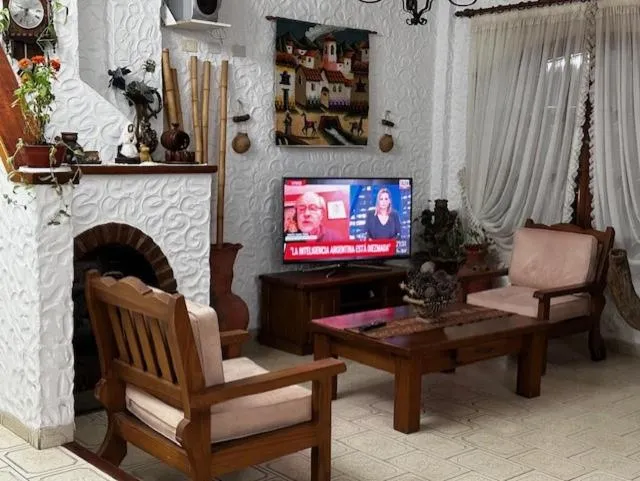 Communal lounge/ TV room in Hotel Colonial