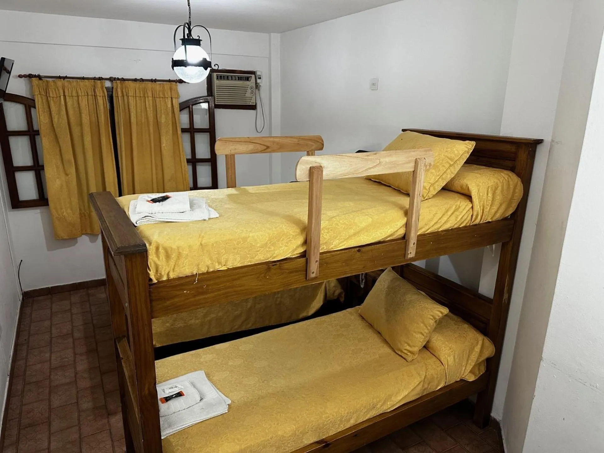 Photo of the whole room, Bed in Hotel Colonial