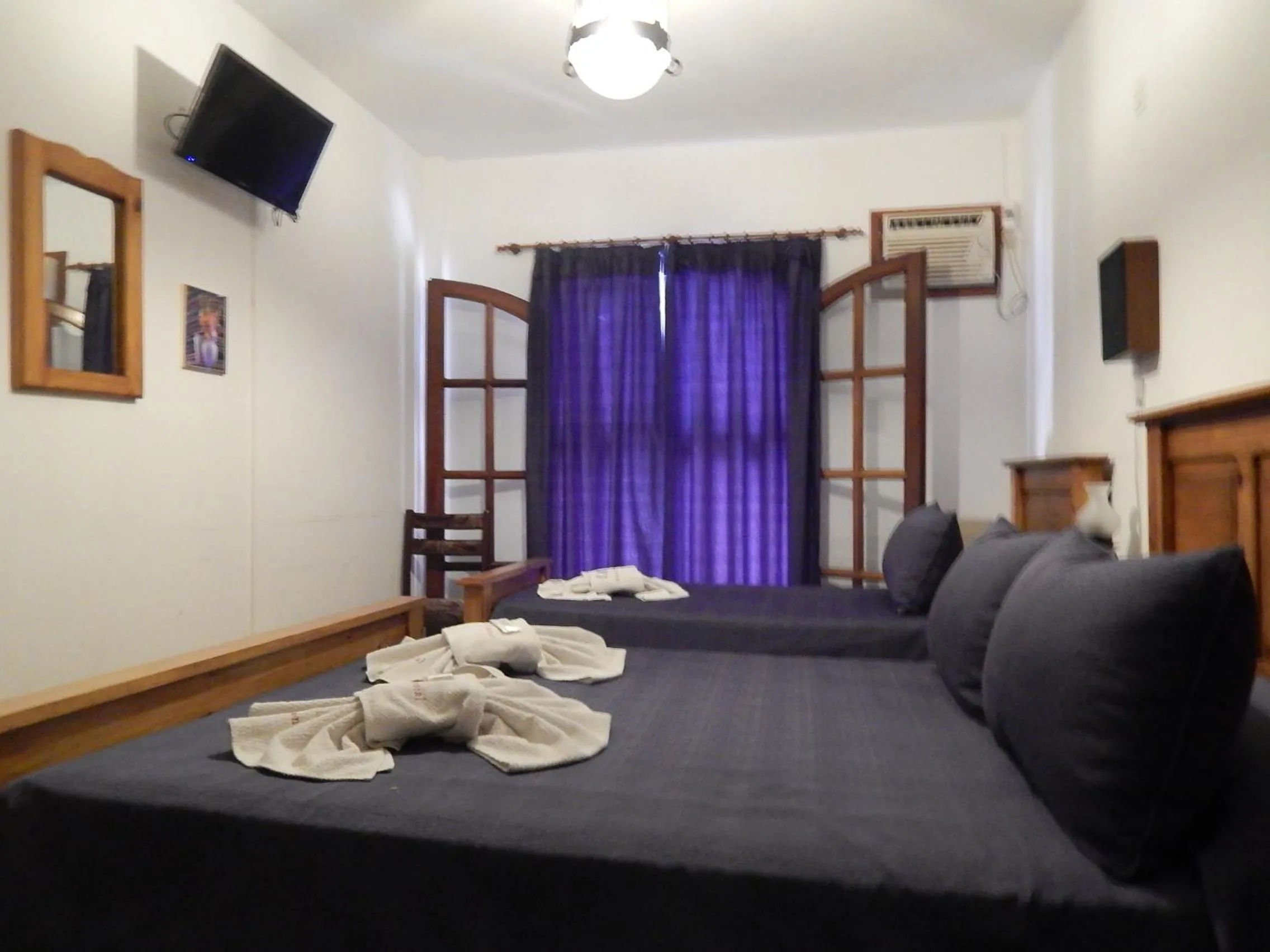 Photo of the whole room, Bed in Hotel Colonial