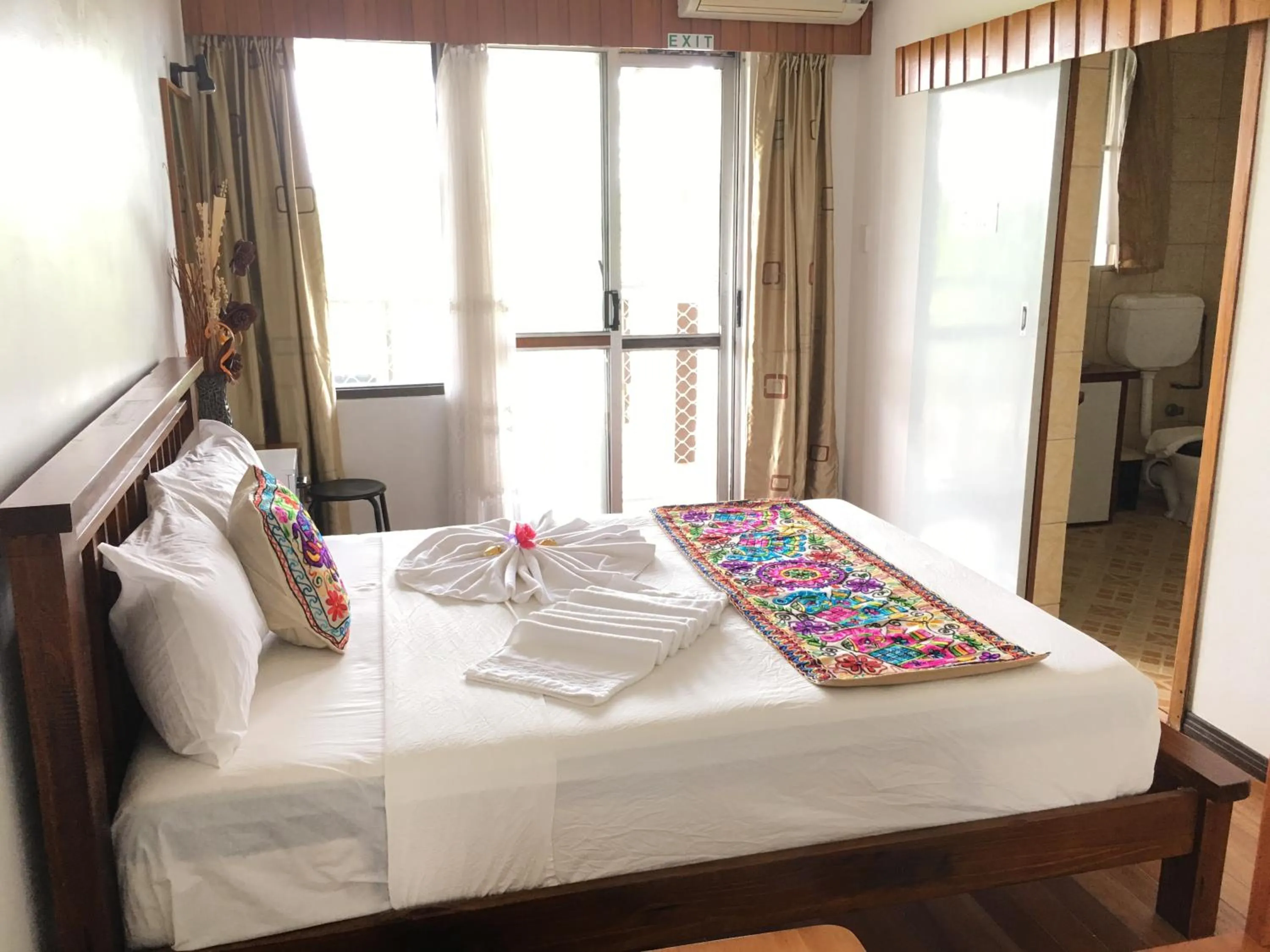 Bed in Tagimoucia House Hotel