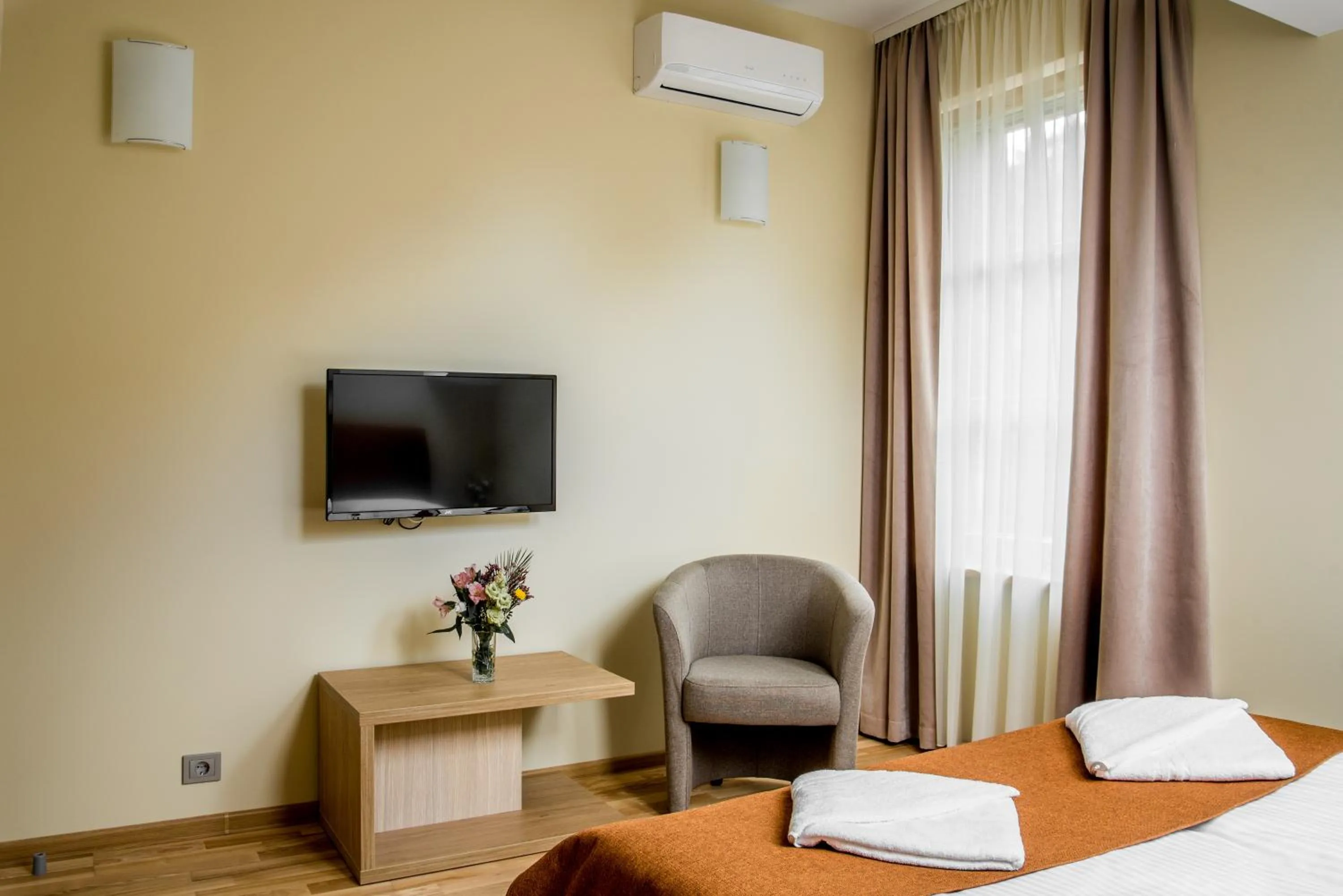 Photo of the whole room, Bed in Hotel Palanga Camping