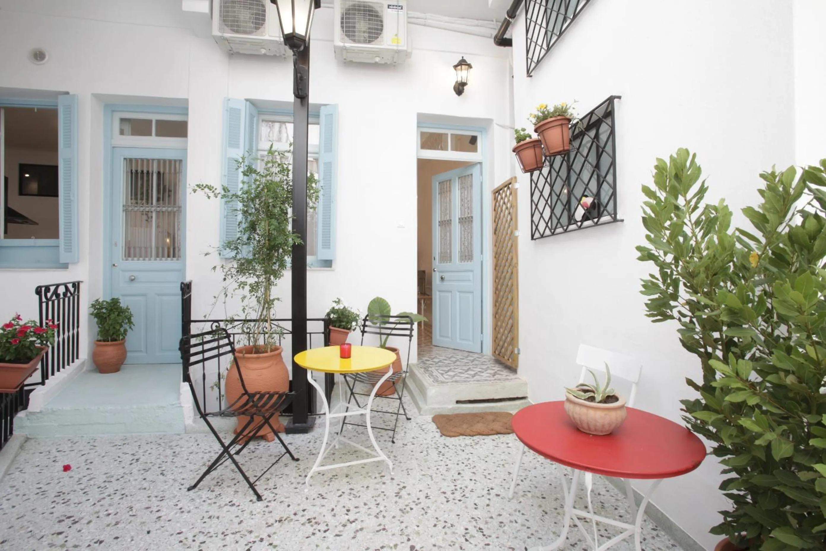 Patio in Live in Athens, THISEIO Historic House